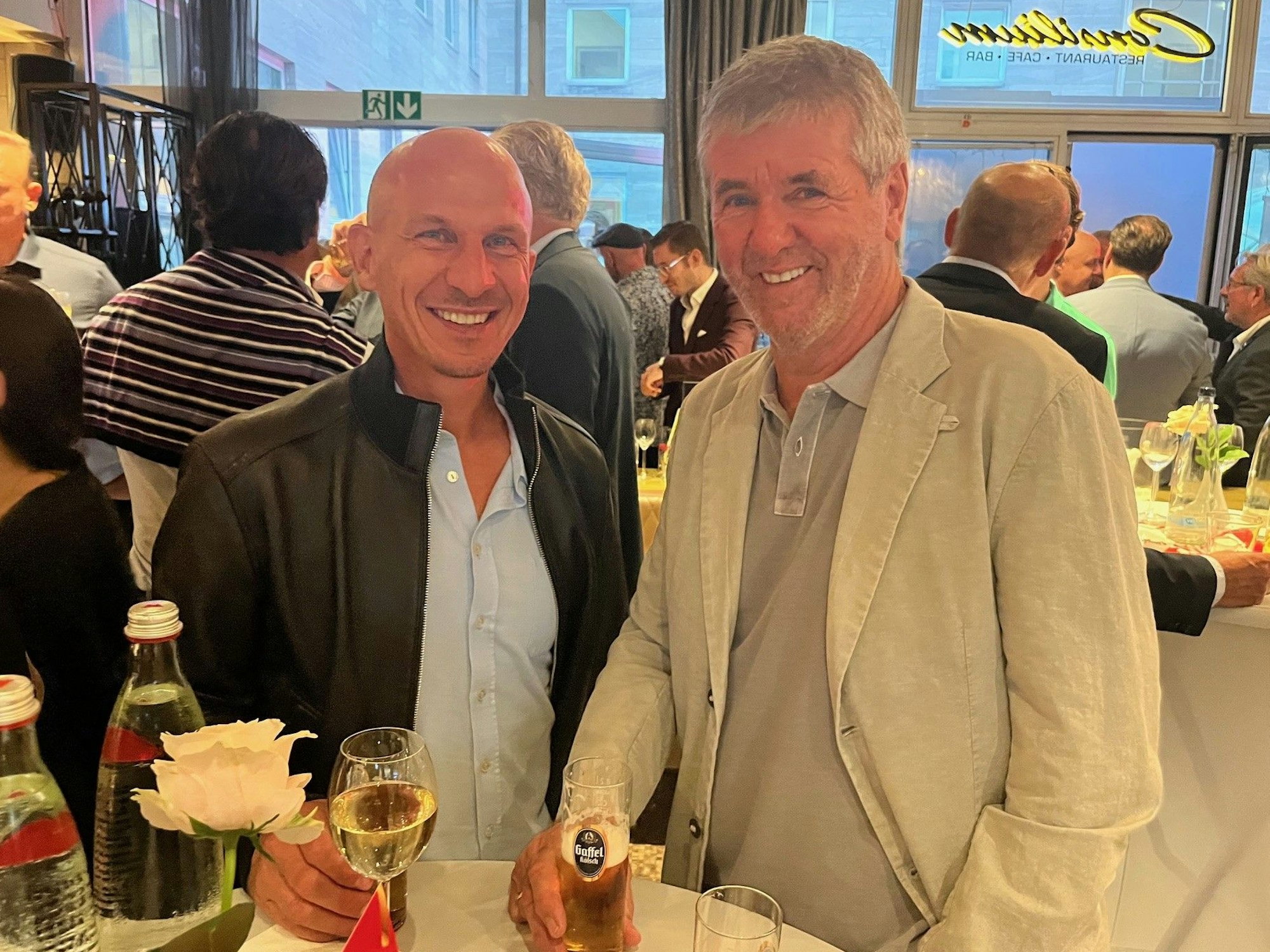 Gerhard Struber (1. FC Köln) im Gespräch mit Friedhelm Funkel.