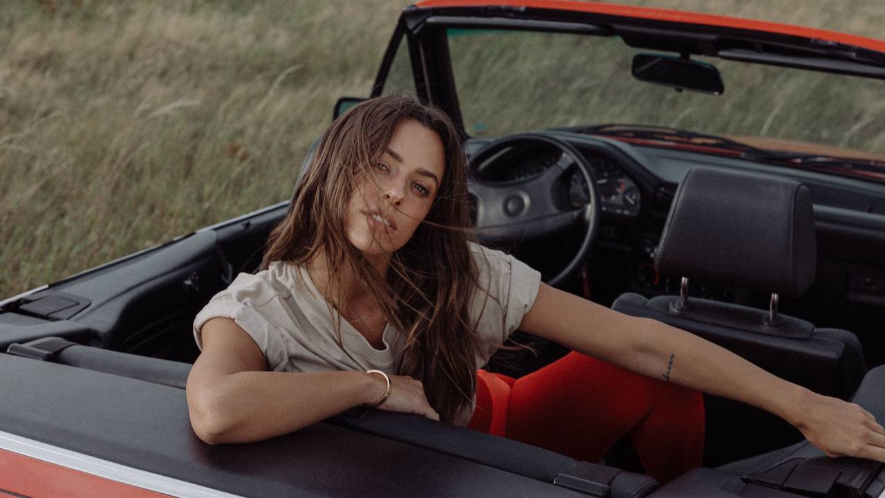 Vanessa Mai veröffentlicht mit „Himbeerrot (One Kiss)“ ihre erste Single beim Label Warner Music.