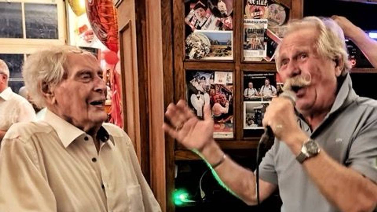 Henning Krautmacher singt für Ludwig Sebus.