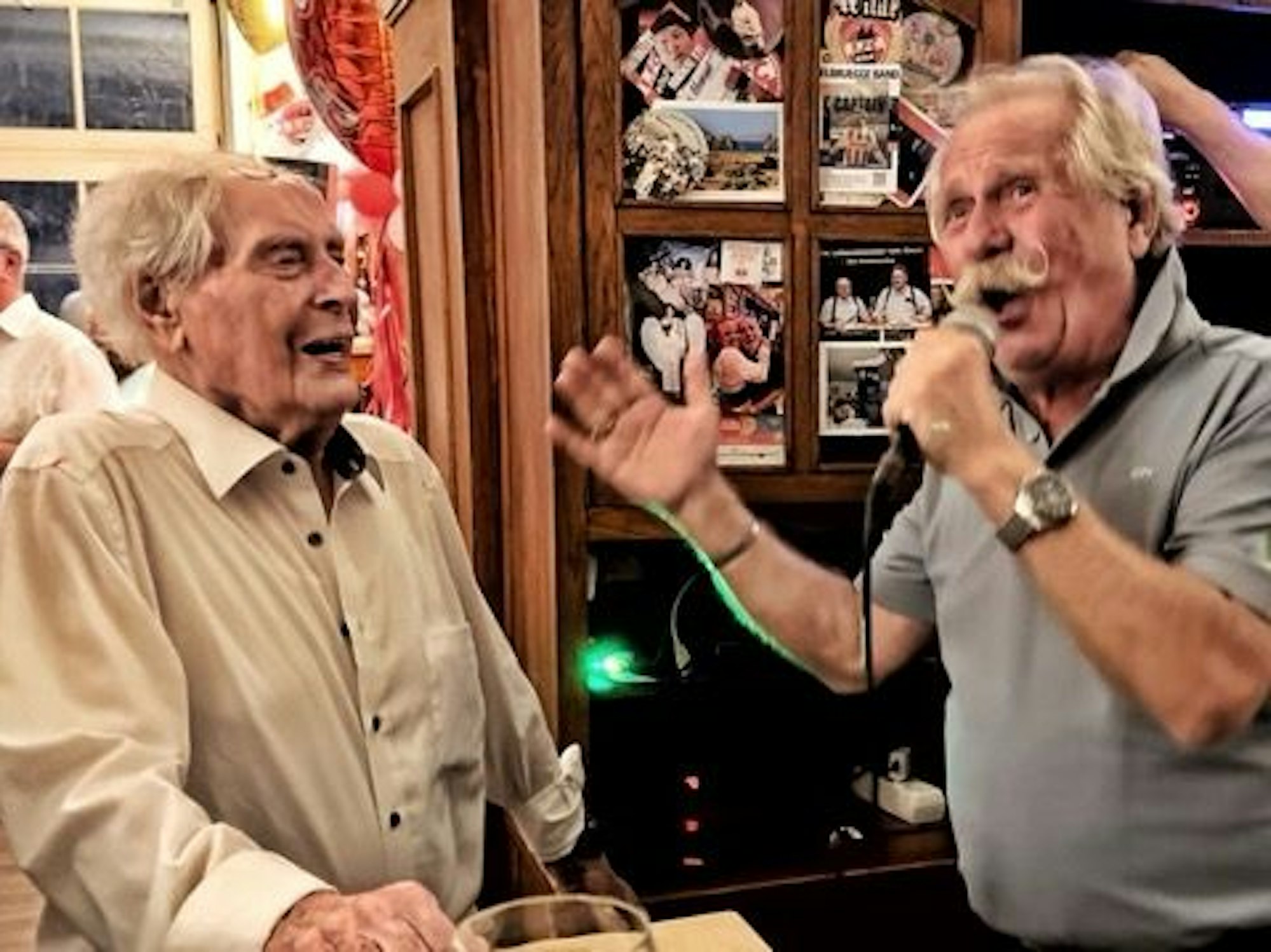 Henning Krautmacher singt für Ludwig Sebus.