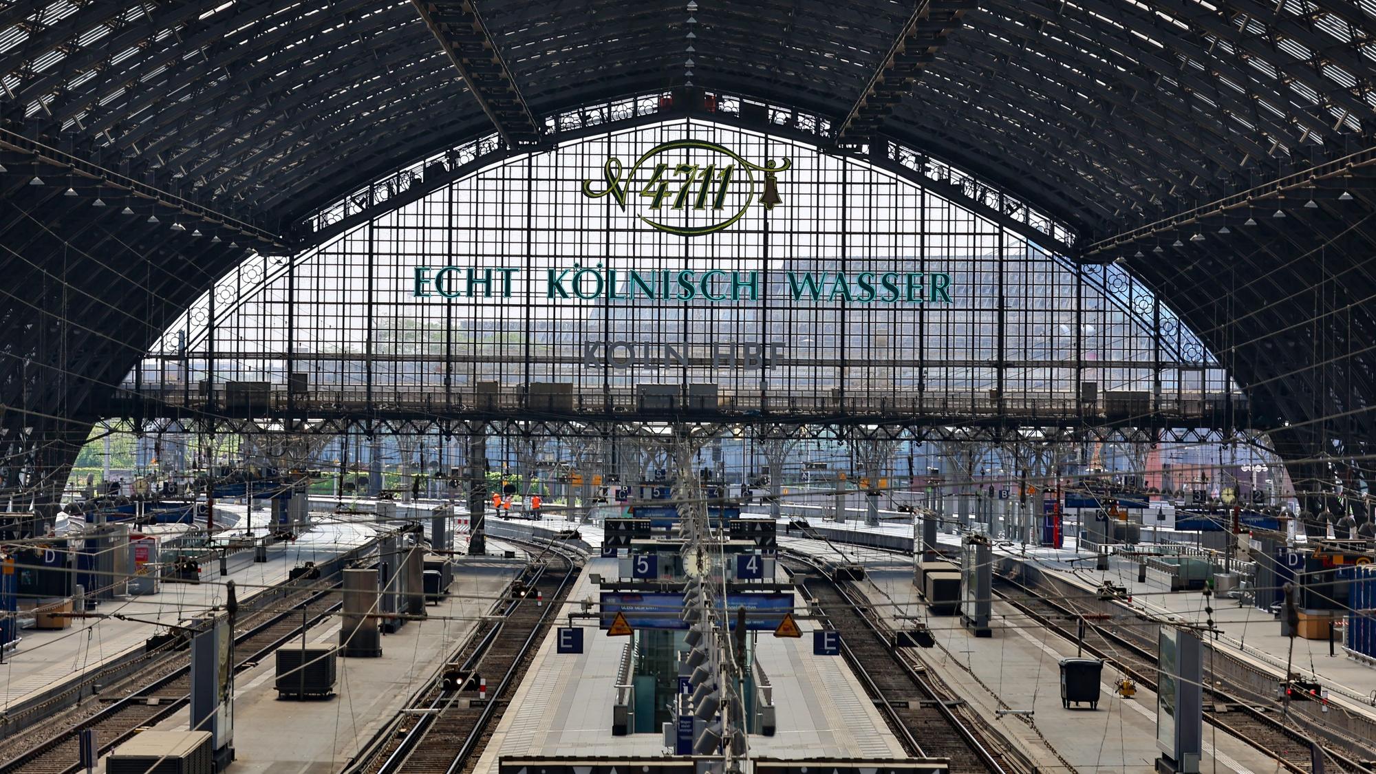 Blick in den leeren Kölner Hauptbahnhof
