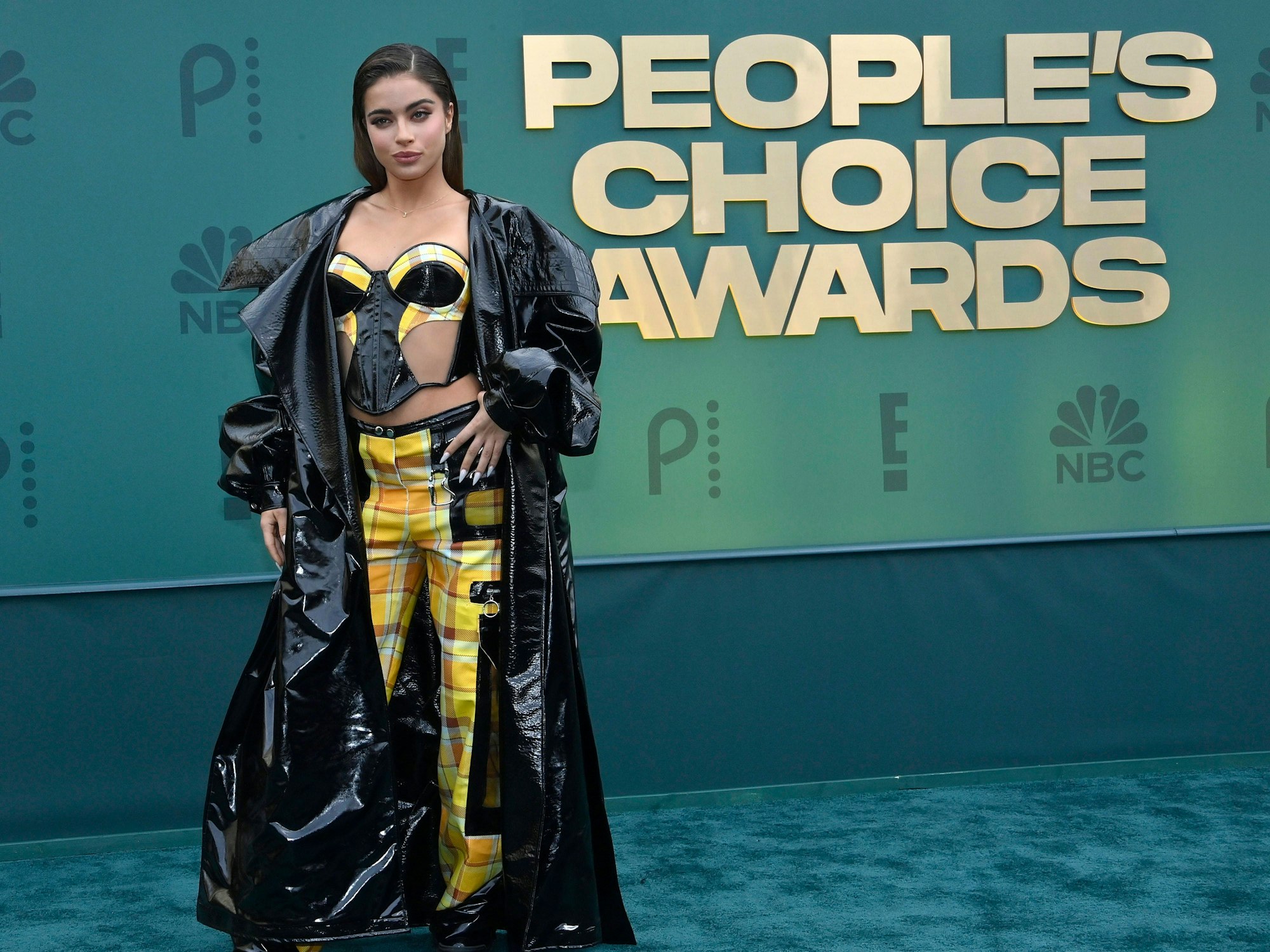 Sängerin Noa Kirel bei den People’s Choice Awards am 18. Februar 2024 in Santa Monica.