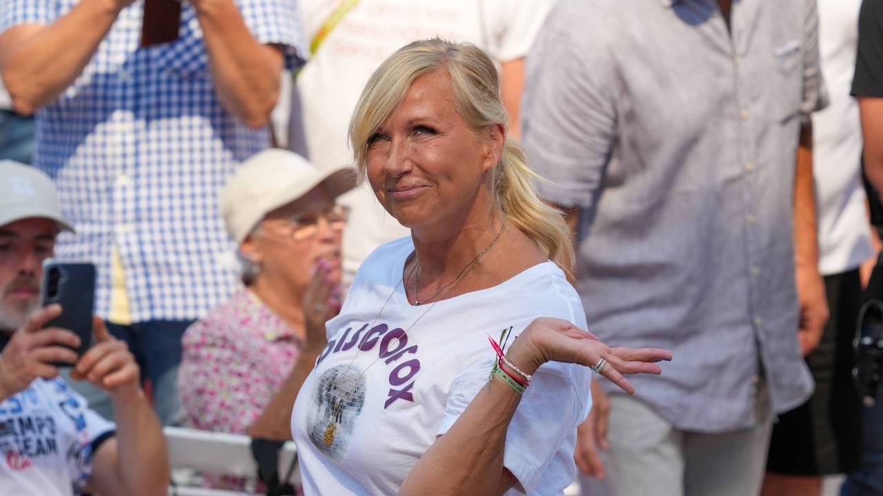 Moderatorin Andrea „Kiwi“ Kiewel in der Unterhaltungsshow ZDF-„Fernsehgarten“ am 01. September 2024 in Mainz.