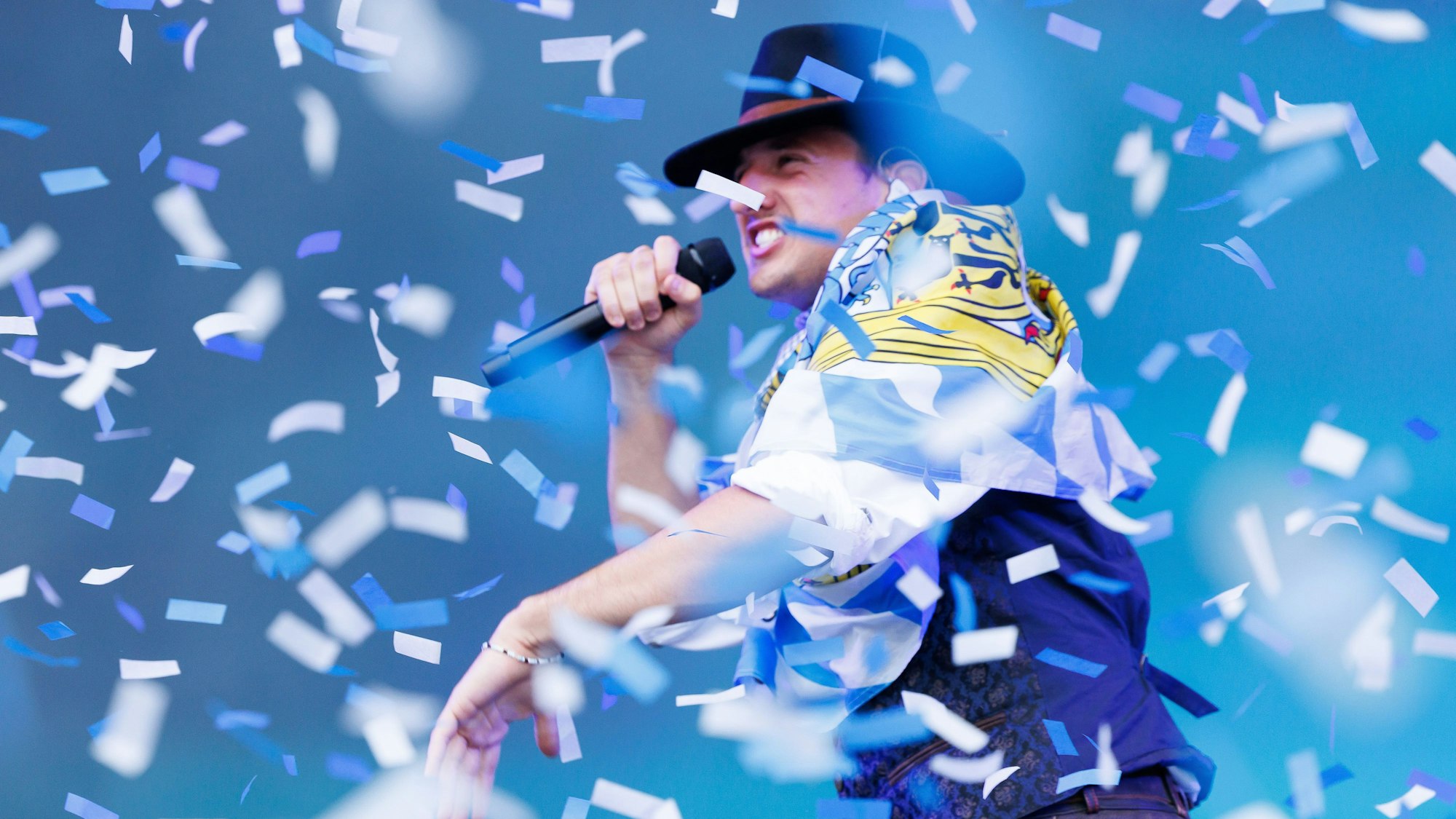 Der deutsche Rapper Tream bei einem Konzert in Österreich.