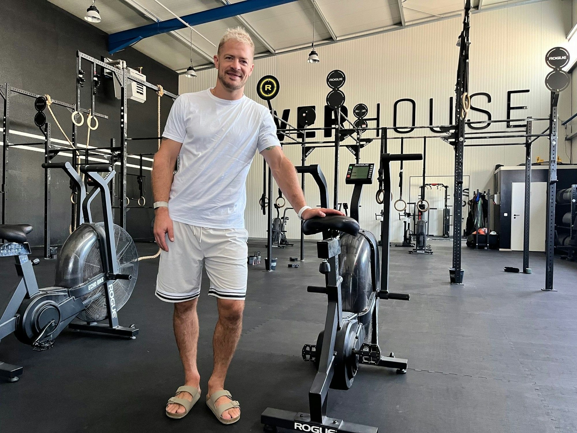 KEC-Kapitän Moritz Müller im Kraftraum.