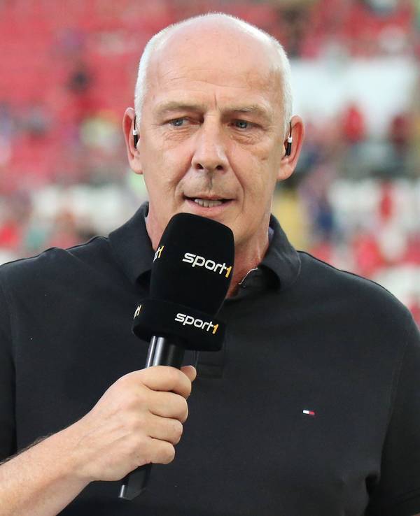 Mario Basler bei seinem Auftritt als TV-Experte zum Spiel zwischen Kaiserslautern und Hertha BSC.