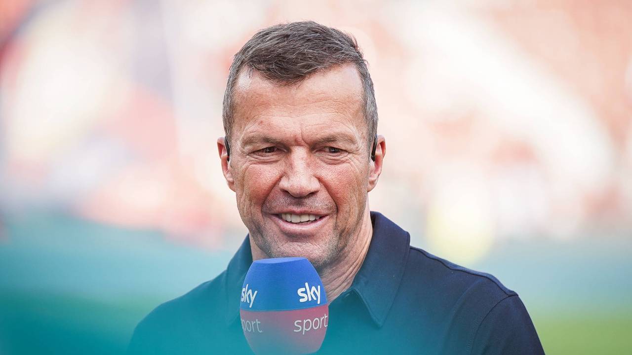 Lothar Matthäus als TV-Experte beim Bundesligaspiel zwischen Bayer Leverkusen und RB Leipzig.