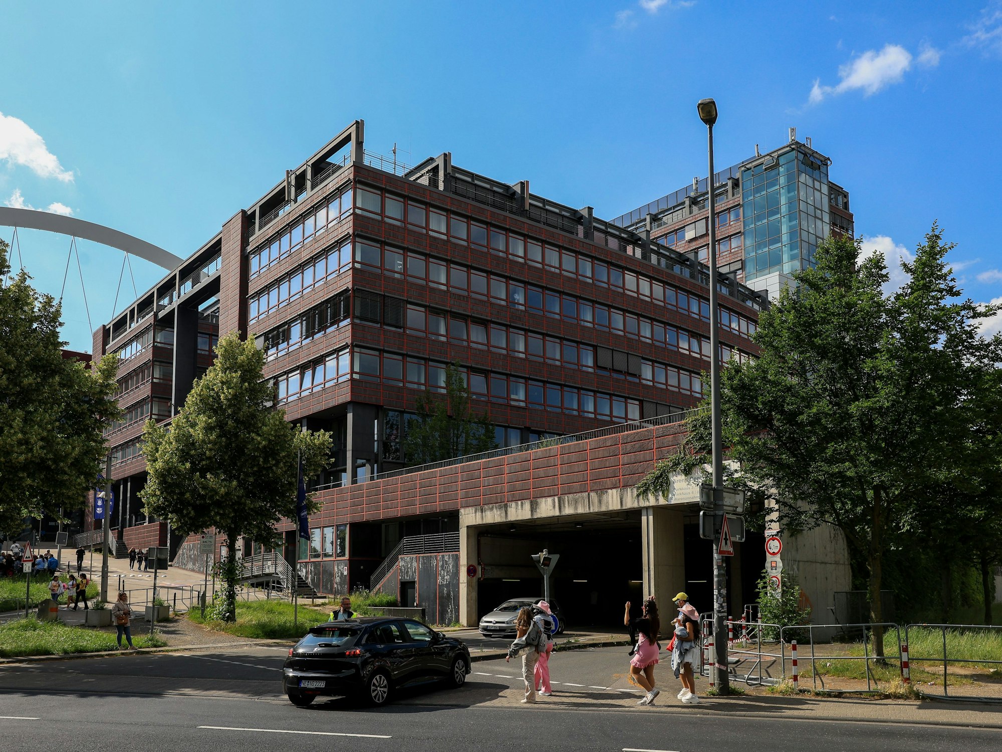 Außenansicht des Ostgebäudes des Stadthauses in Deutz.