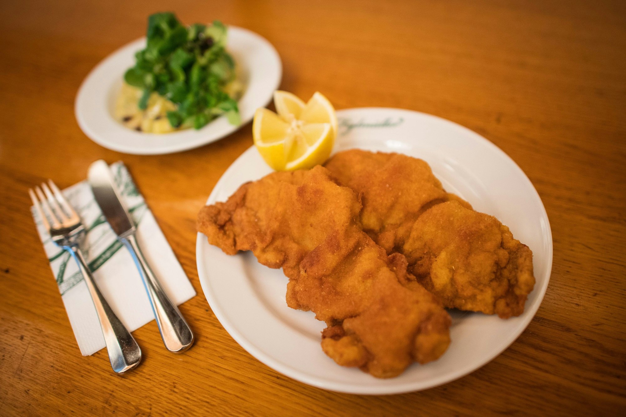 Unter anderem gehörten Schnitzel zum Angebot in der „Speisekammer“ (Symbolfoto).