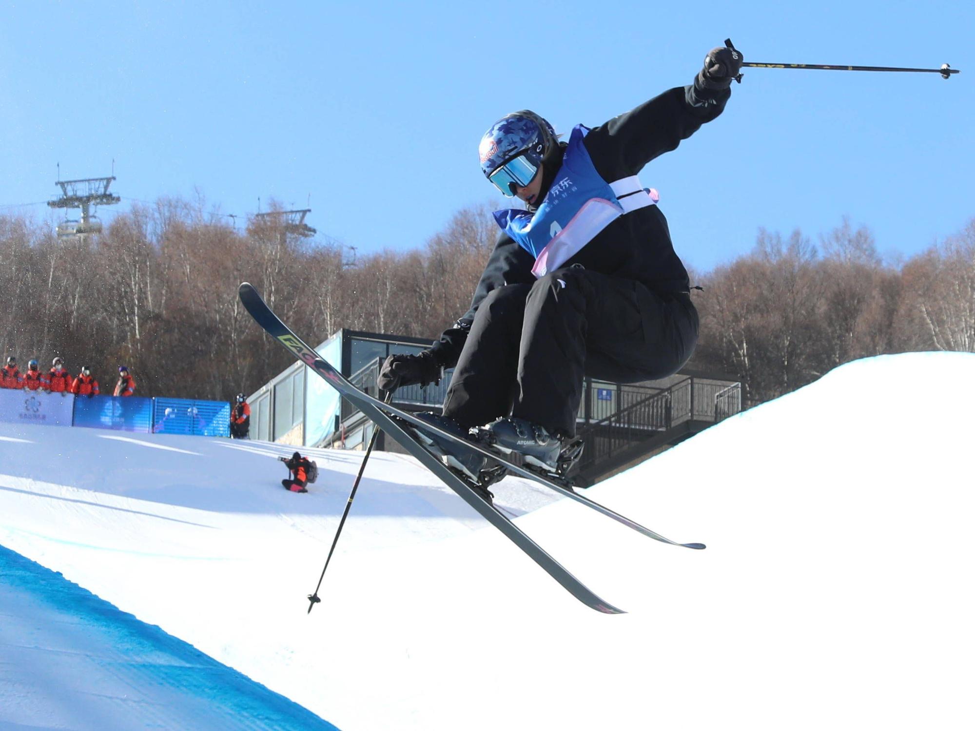 Ski-Freestylerin Eileen Gu in Aktion.