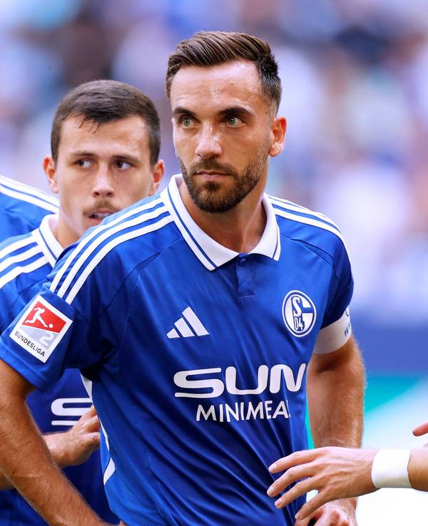 Frust bei Kenan Karaman nach der Niederlage gegen den 1. FC Köln.