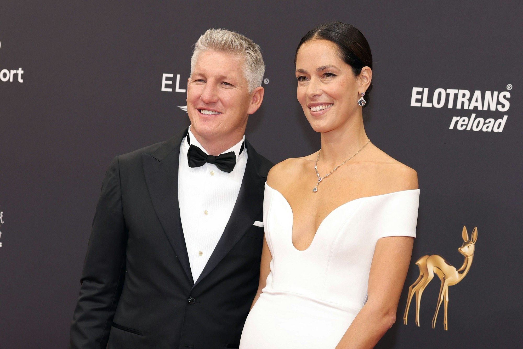 Ana Ivanovic mit Ehemann Bastian Schweinsteiger auf dem Roten Teppich der Bambi-Verleihung im Jahr 2023.