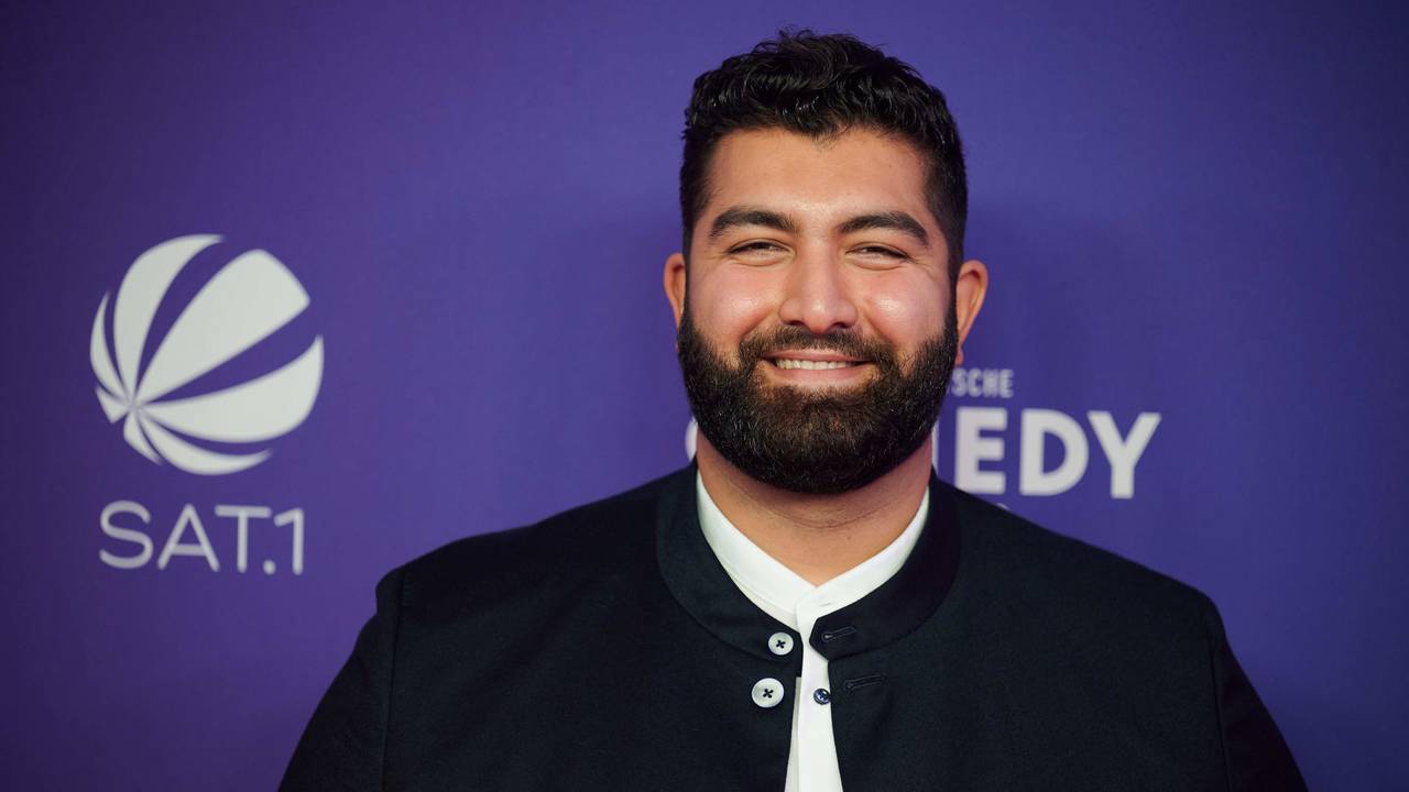 Der Komiker Faisal Kawusi kommt zur Verleihung des Deutschen Comedypreises.