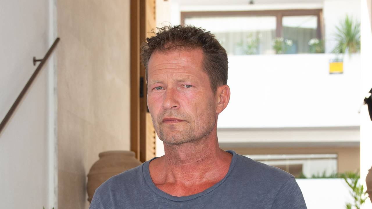 Til Schweiger, Schauspieler und Regisseur aus Deutschland, steht vor seinem neuen «Barefoot Hotel Mallorca» an der Ostküste Mallorcas. +++ dpa-Bildfunk +++