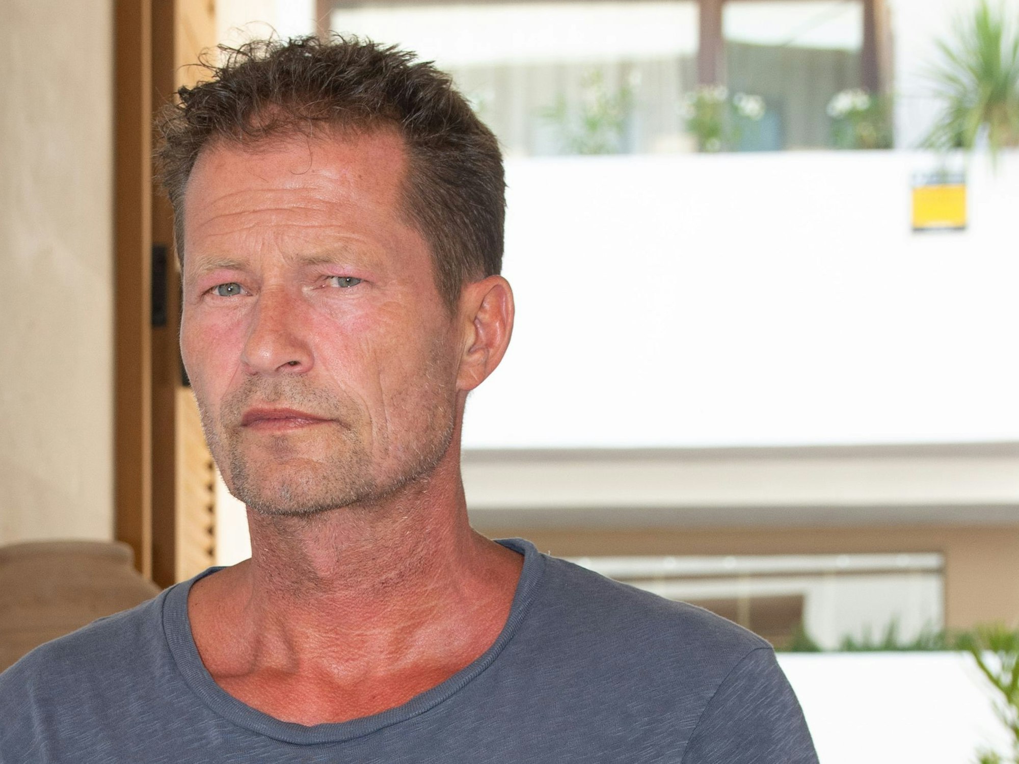 Til Schweiger, Schauspieler und Regisseur aus Deutschland, steht vor seinem neuen «Barefoot Hotel Mallorca» an der Ostküste Mallorcas. +++ dpa-Bildfunk +++