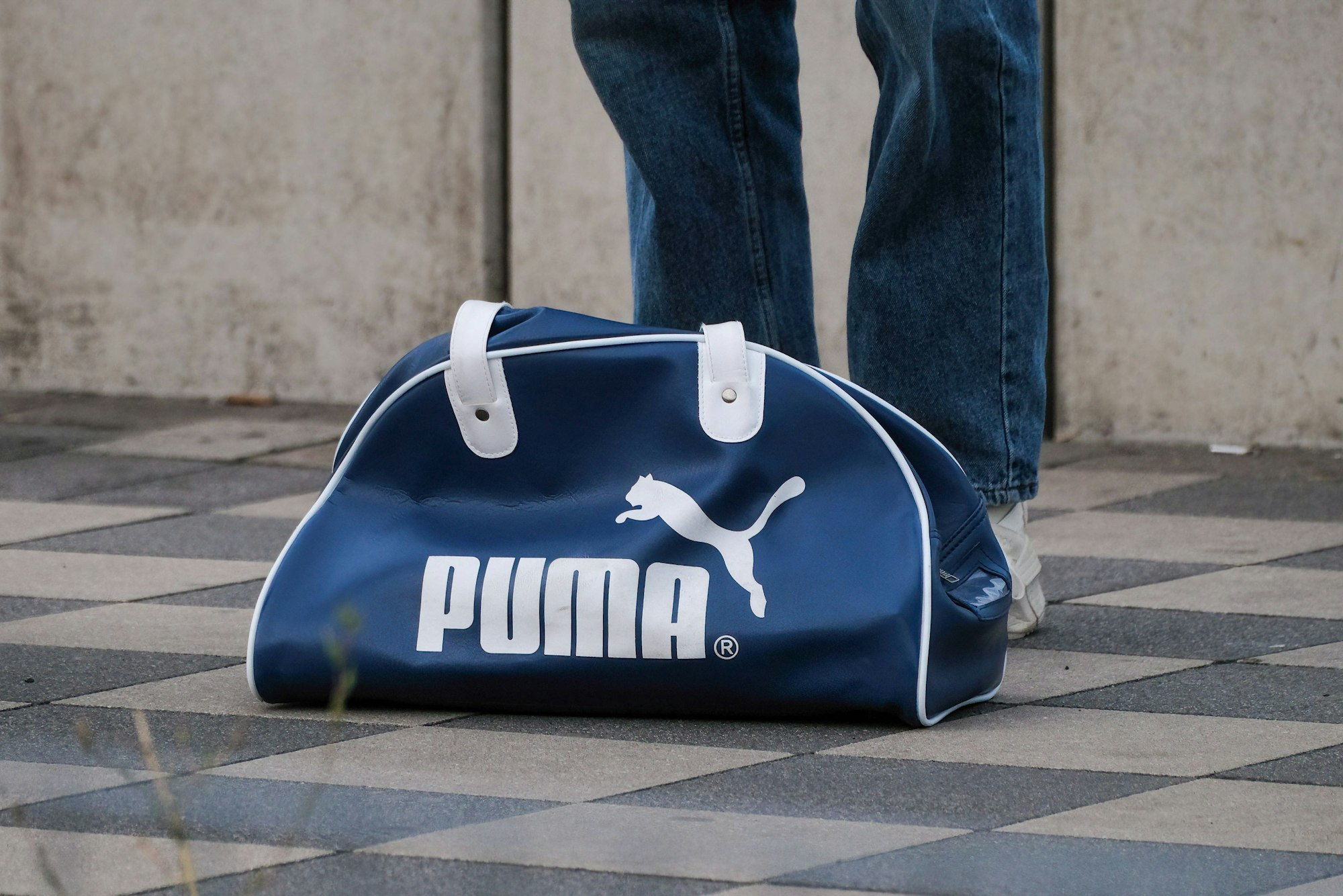 Weil eine Mutter einen Schlagring in der Sporttasche ihres Sohnes gefunden hat, hat sie ihn bei der Polizei angezeigt (Symbolbild).