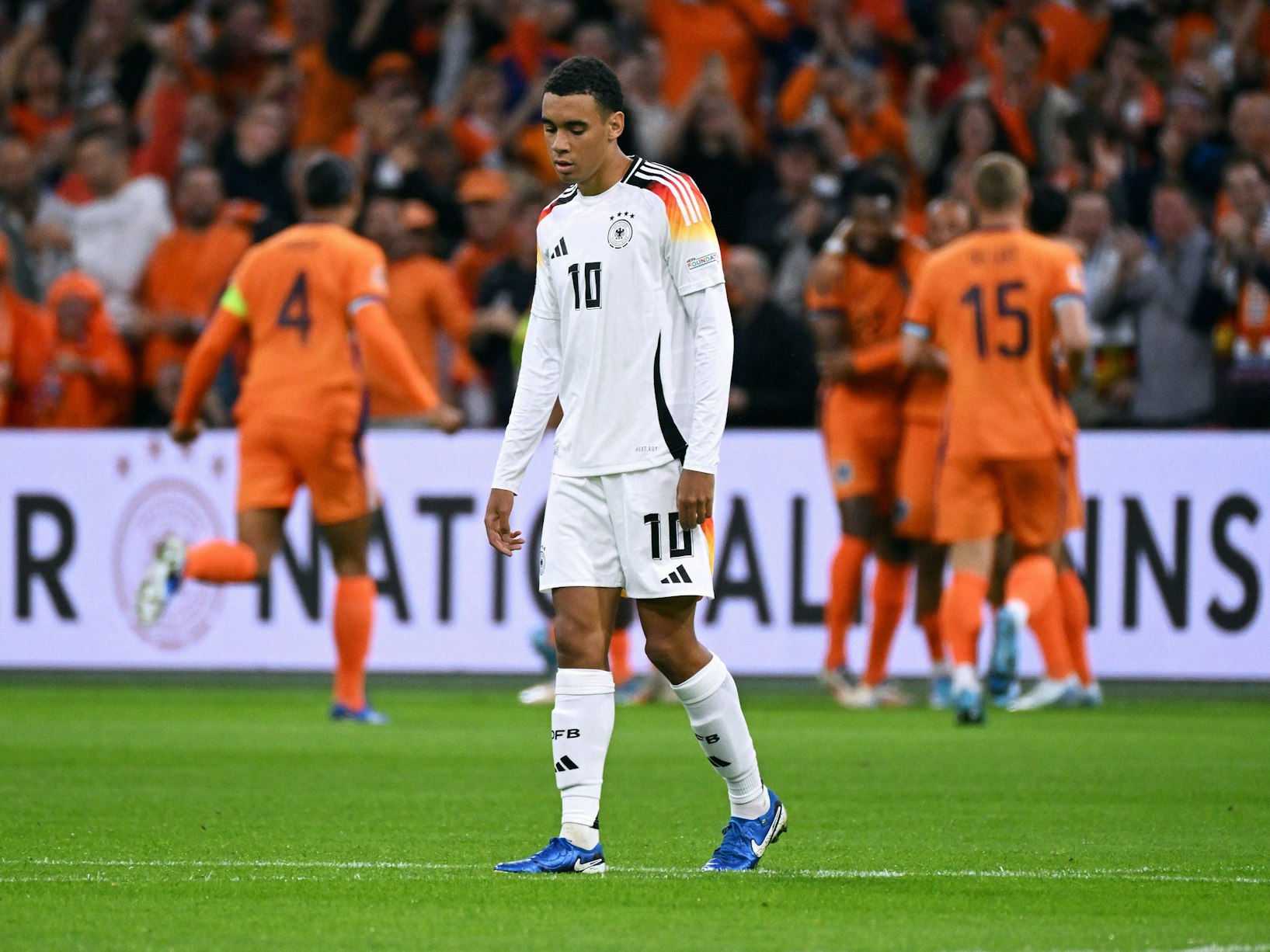 DFB-Star Jamal Musiala nach dem Gegentor zum 0:1 im Spiel gegen die Niederlande am Dienstag (10. September 2024).