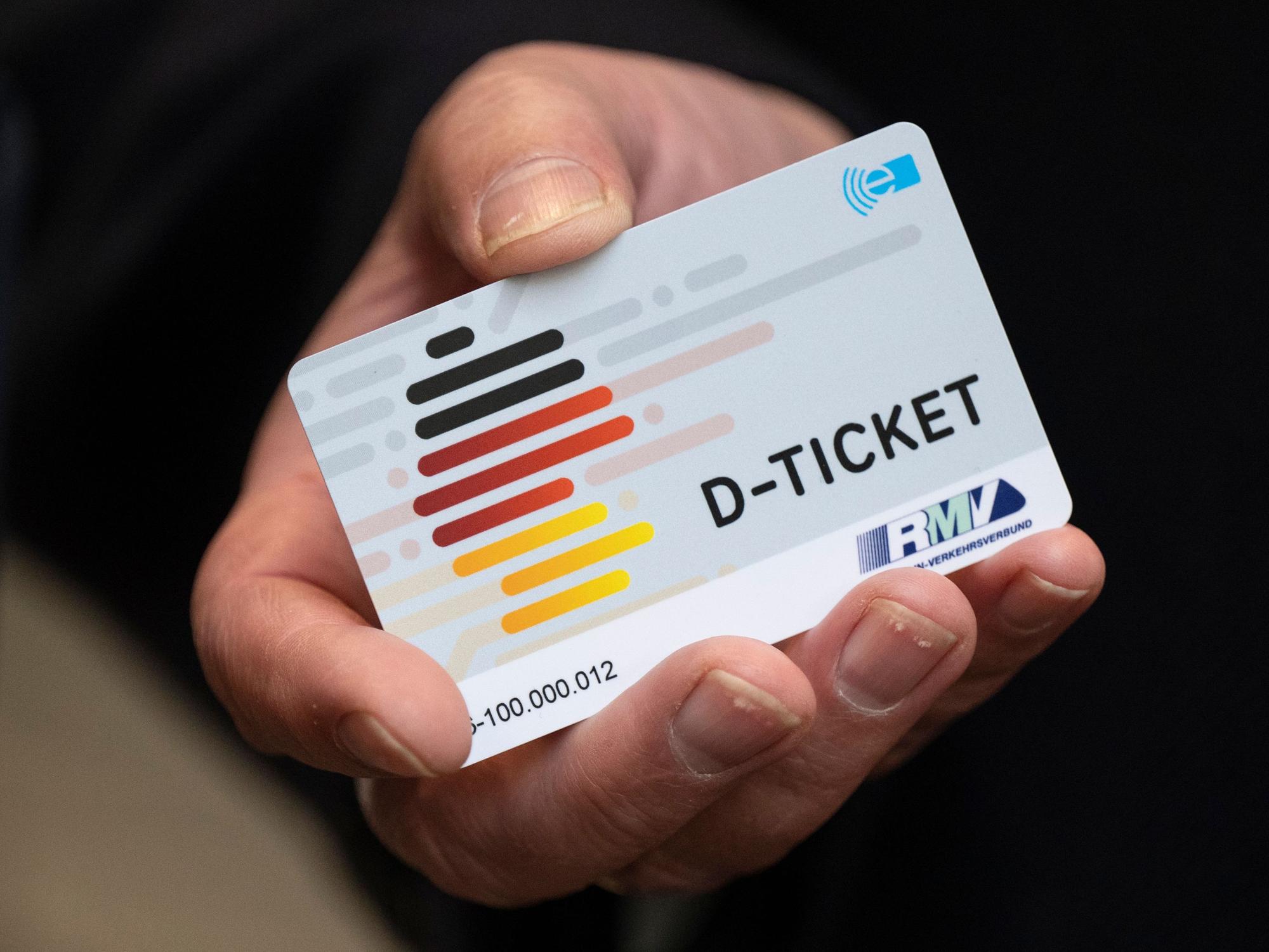Vertragspartner, die die Kündigung verspätet bearbeiten, müssen zu Unrecht abgebuchte Beträge auch wieder zurückzahlen.