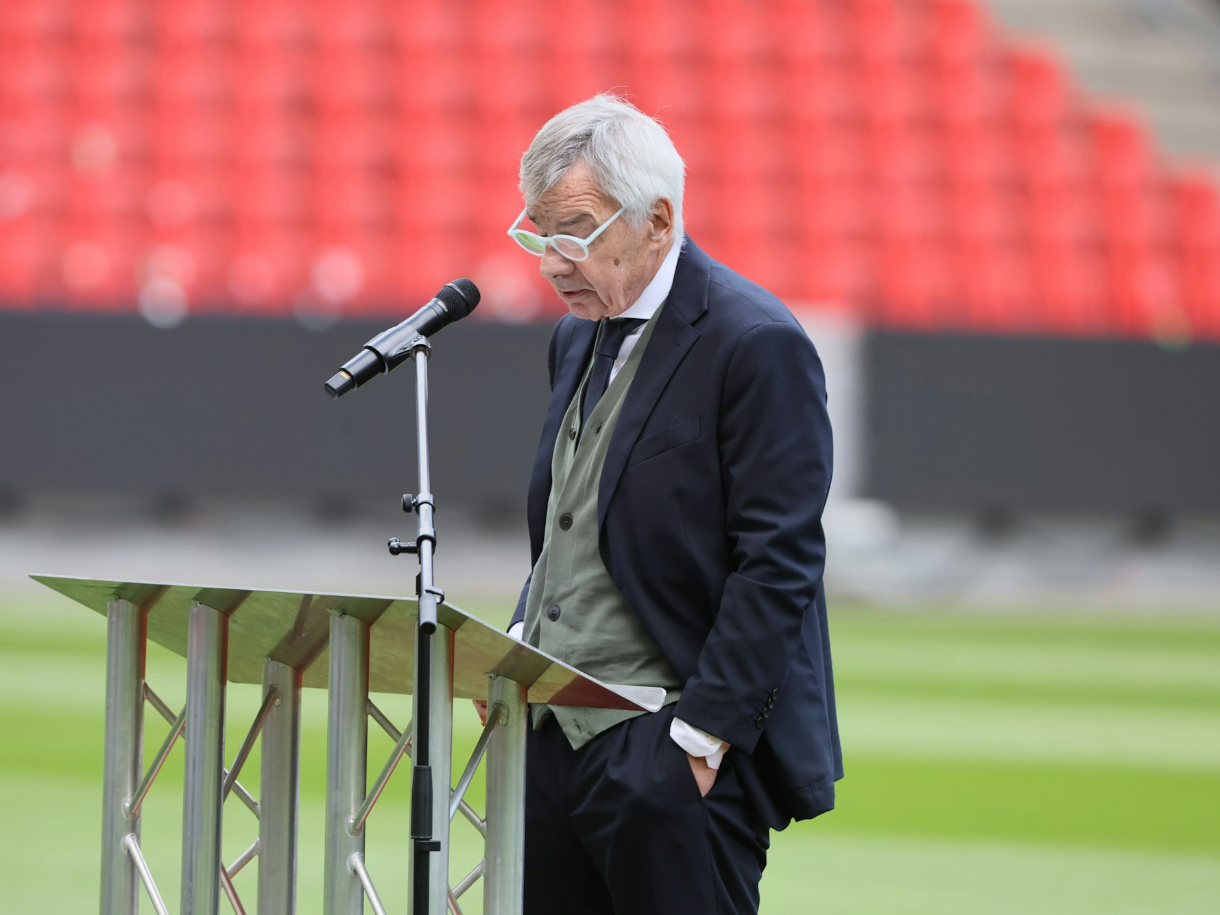 Michael Meier bei der Trauerfeier für Christoph Daum.
