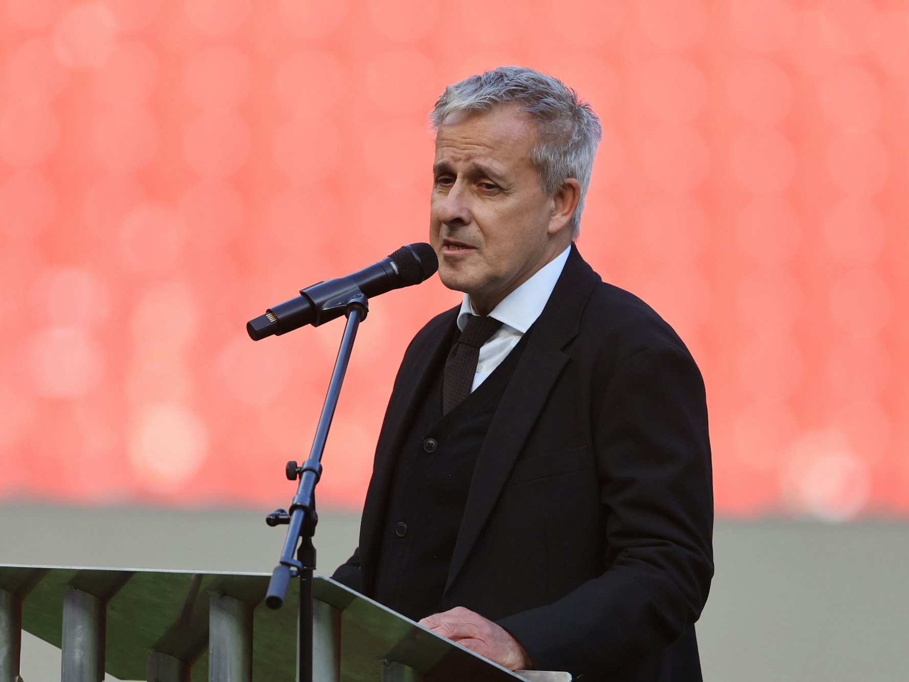 Pierre Littbarski bei der Trauerfeier für Daum.