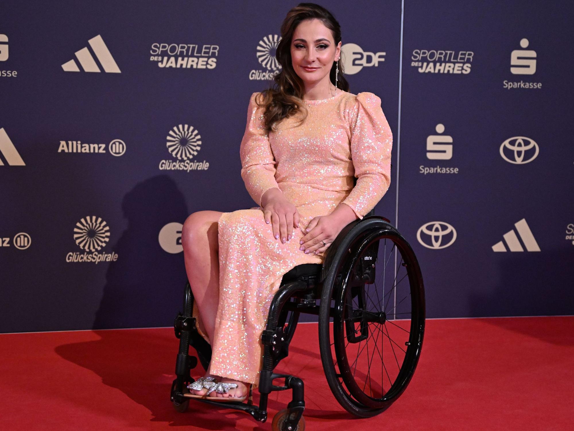 Die frühere Radsportlerin Kristina Vogel bei einer Gala auf dem roten Teppich.