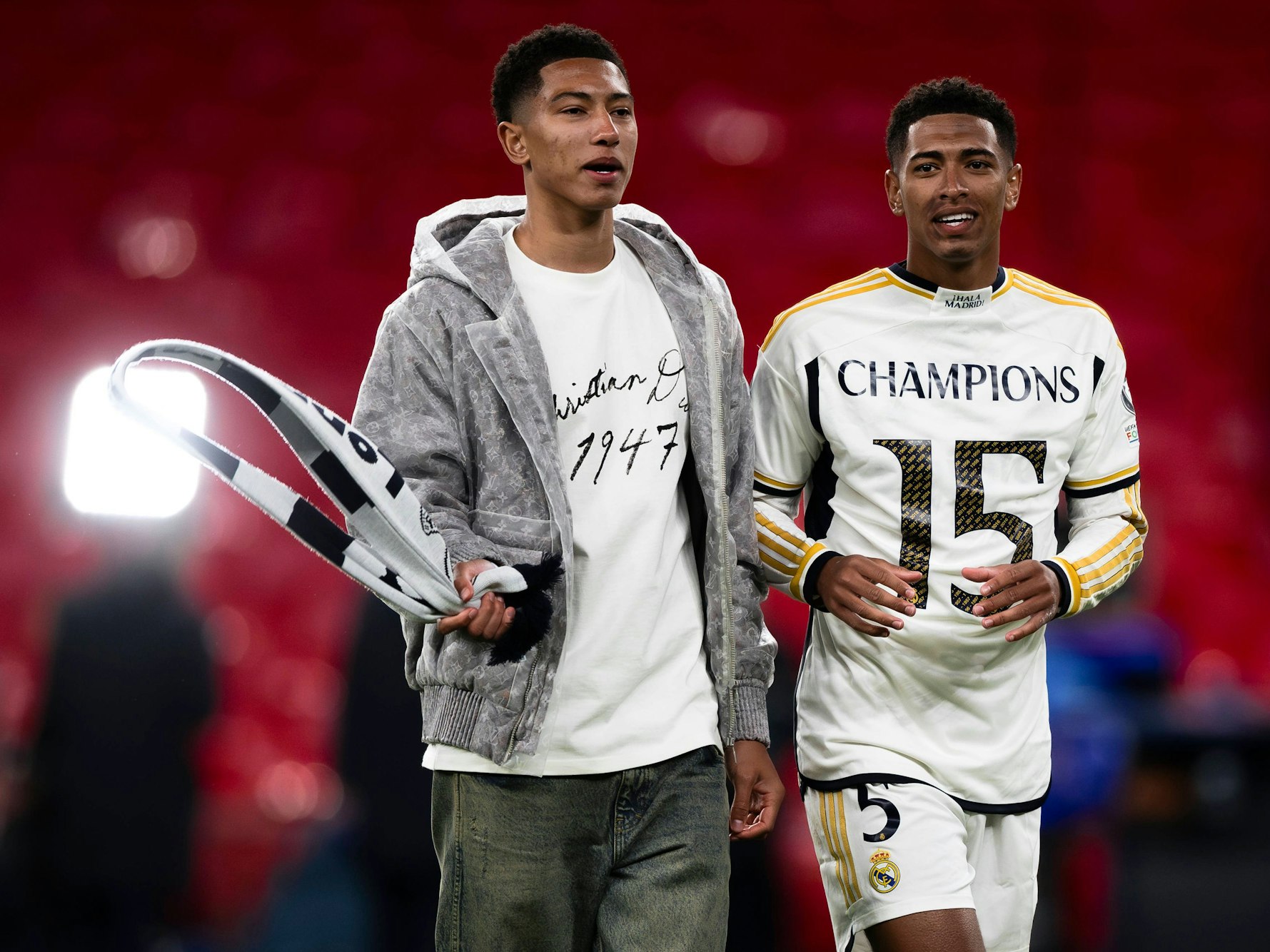 Jude (r.) und Jobe (l.) zusammen auf dem Rasen des Wembley-Stadions nach dem Champions-League-Finale.