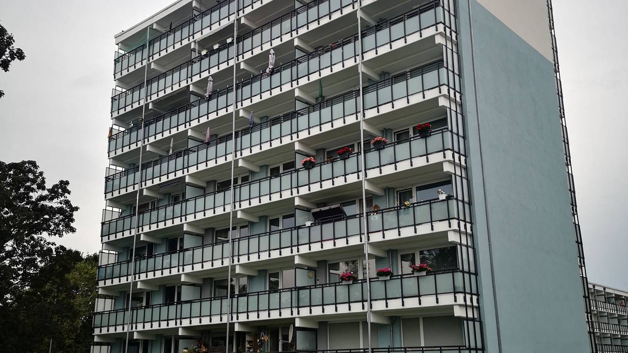 In diesem Haus in Wesseling soll seit Monaten ein schwerer Rohrbruch herrschen.