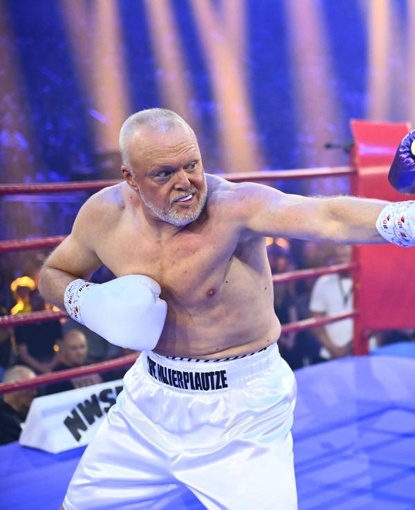 Entertainer Stefan Raab boxt gegen Boxweltmeisterin Regina Halmich: Eine Nachricht von TV-Legende Thomas Gottschalk sorgt für Fragezeichen.