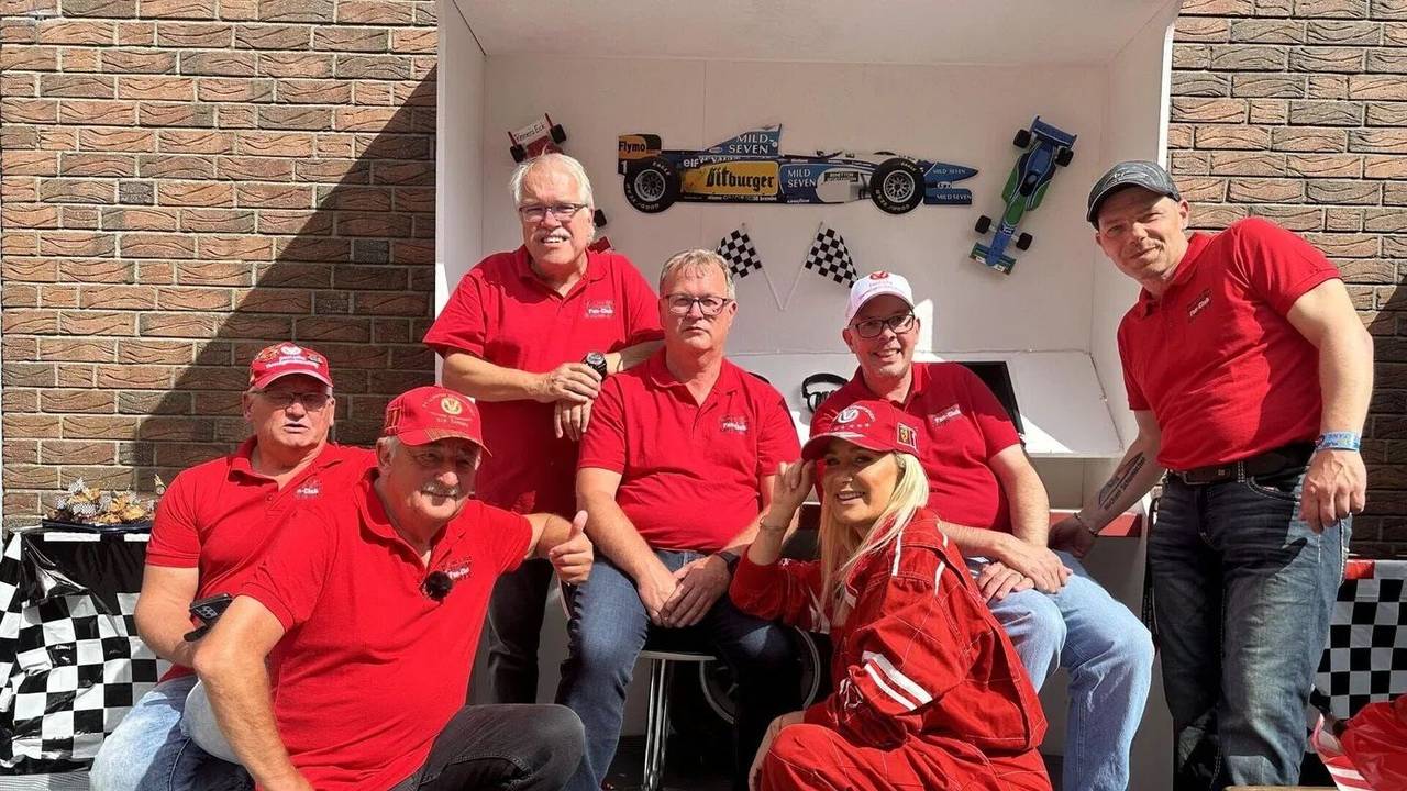 Schumi-Fanclub zusammen mit Janine Kunze.