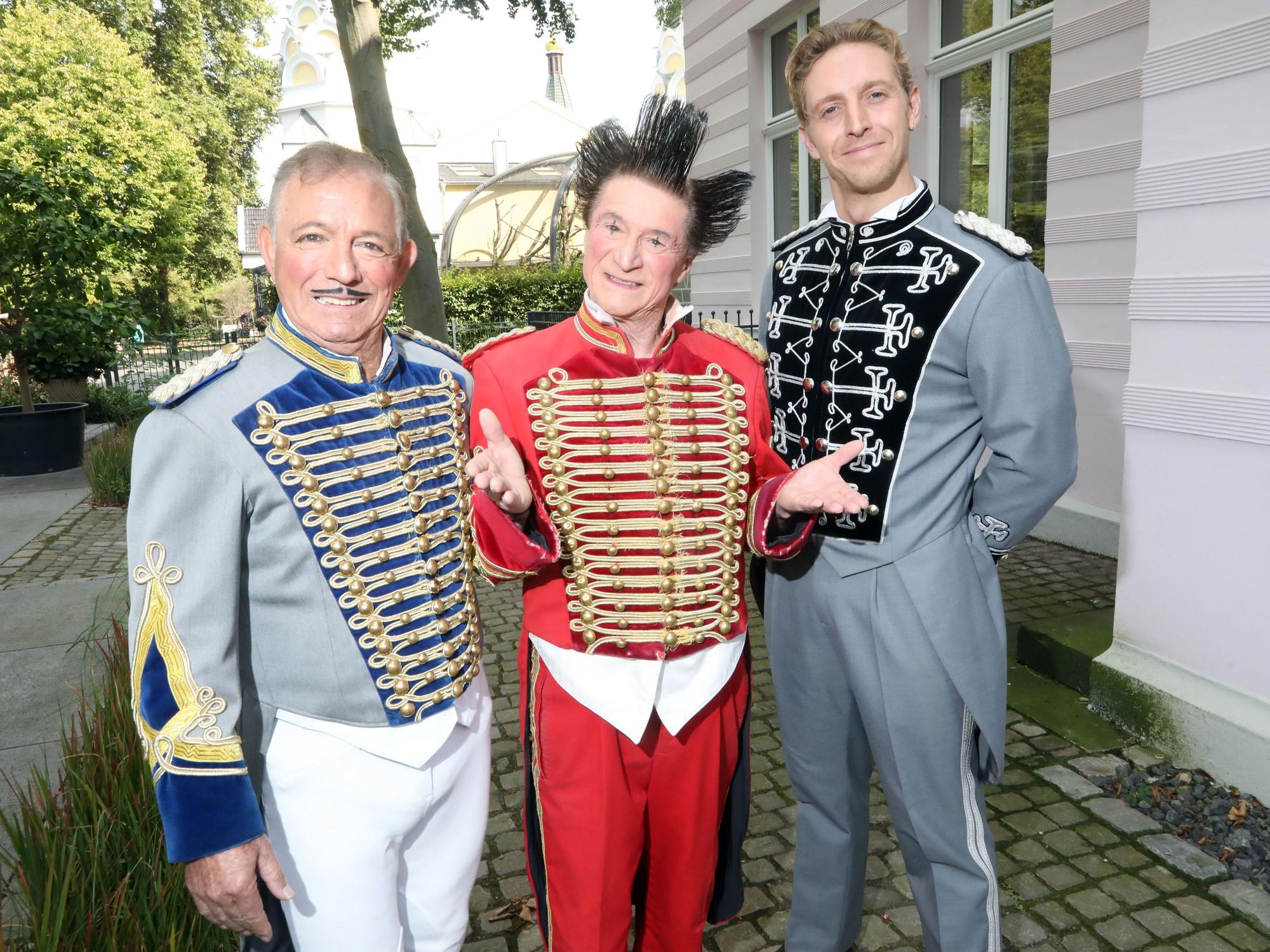 Daris, Gianni und Sohn Nico Fumagalli schauen in die Kamera.