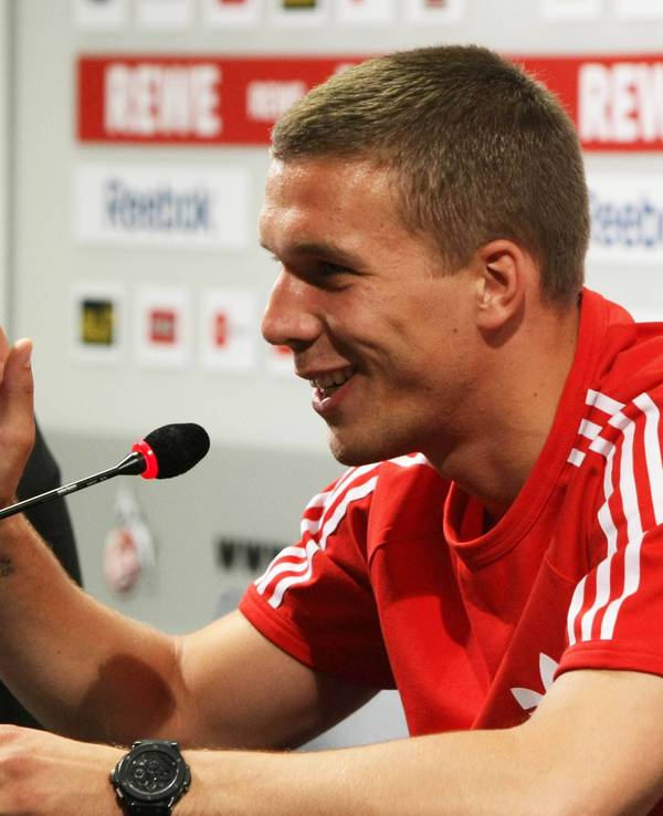 Lukas Podolski bei einer PK nach seiner Rückkehr zum 1. FC Köln.