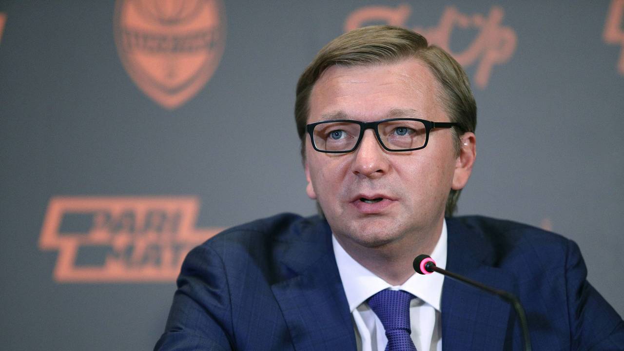 Serhii Palkin auf einer Pressekompferenz.