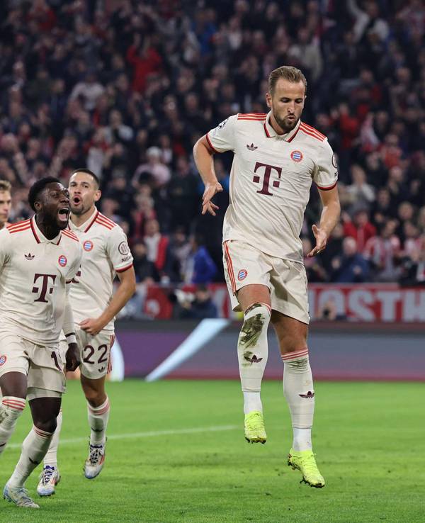 Harry Kane jubelt beim Spiel gegen Zagreb.