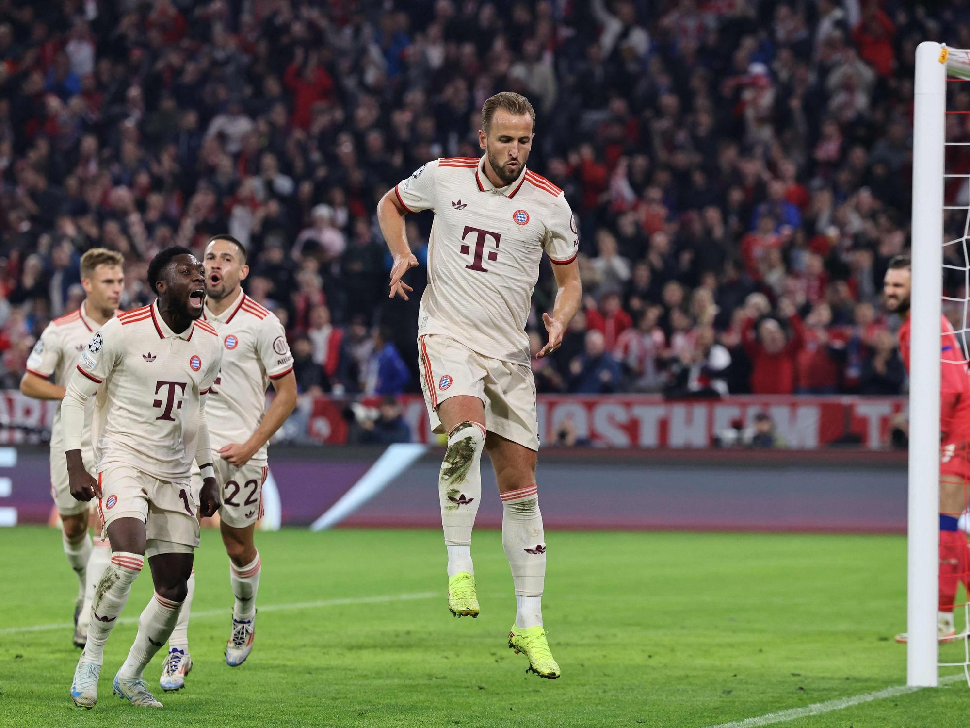 Harry Kane jubelt beim Spiel gegen Zagreb.