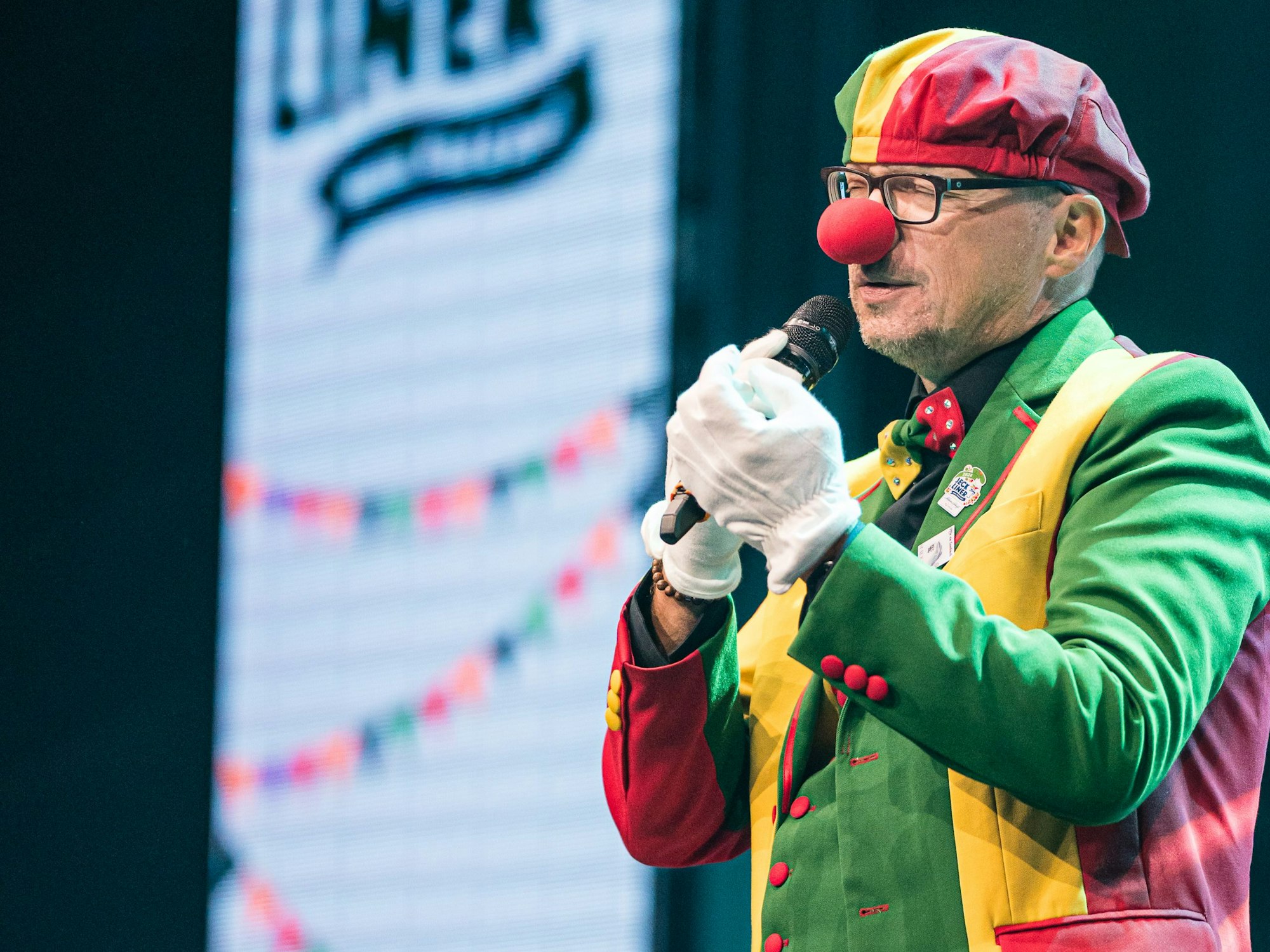 „Dä Tuppes vum Land“ bei seinem Auftritt auf dem Jeckliner.