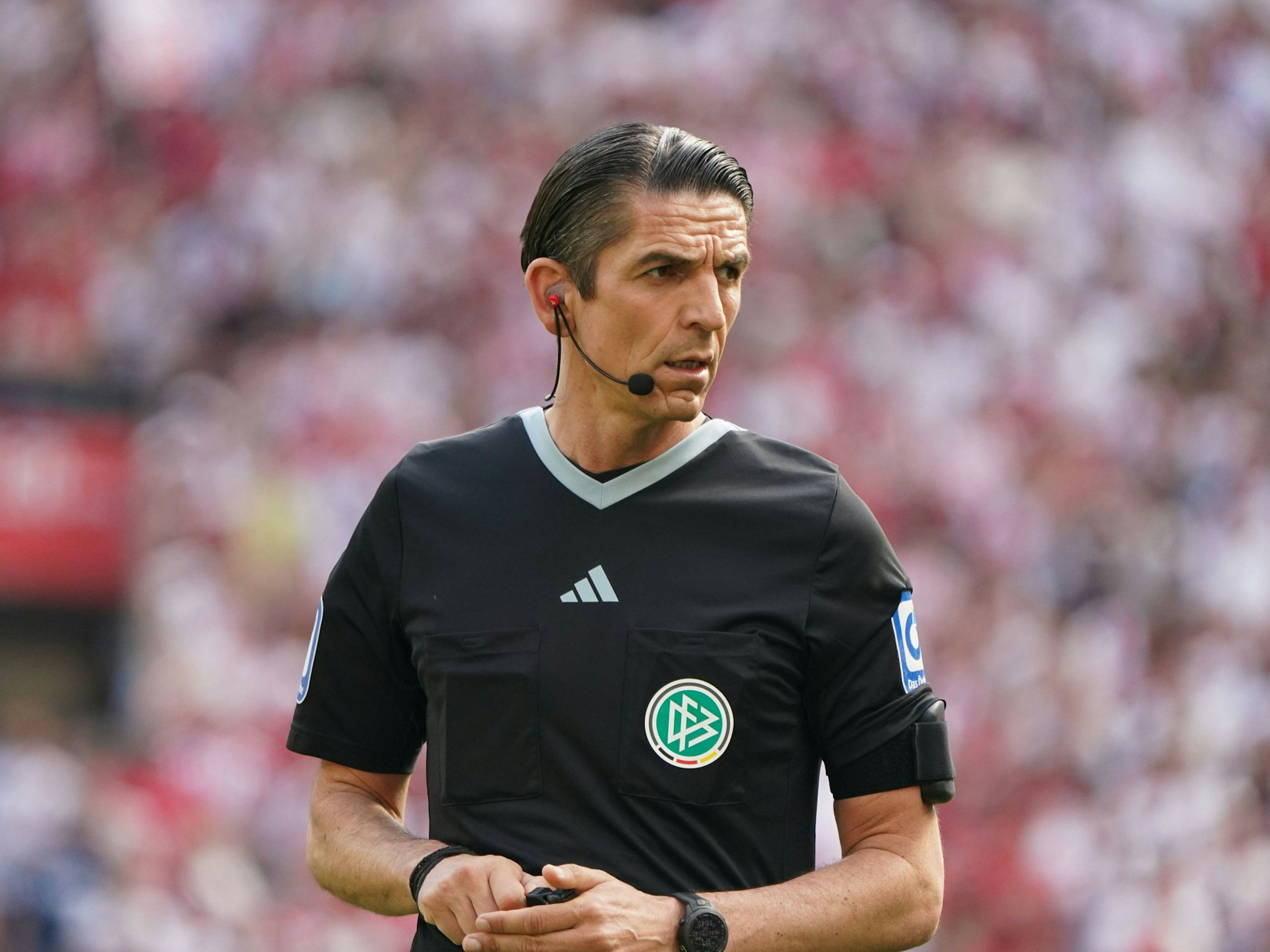 Schiedsrichter Deniz Aytekin.