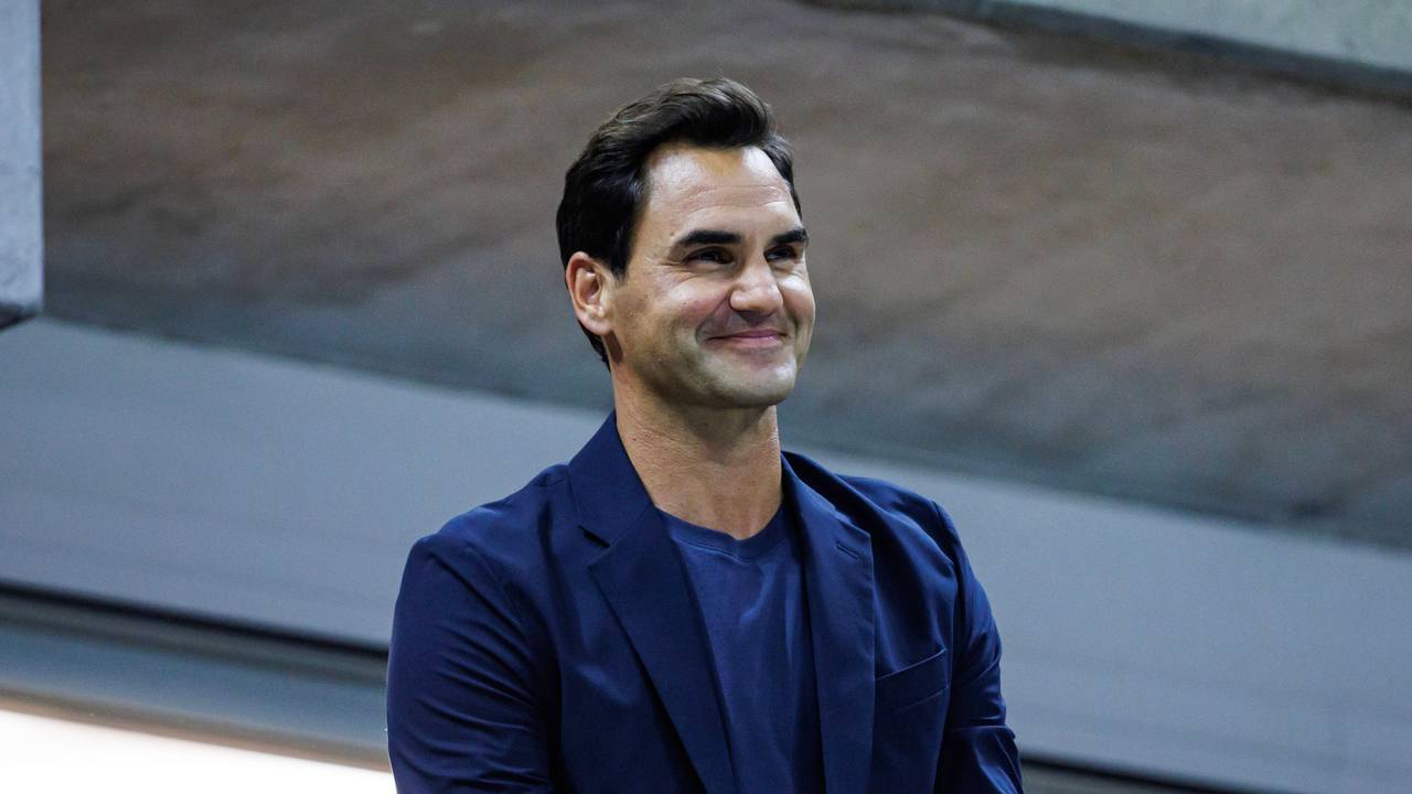 Roger Federer schaut sich das US-Open-Finale der Frauen an.