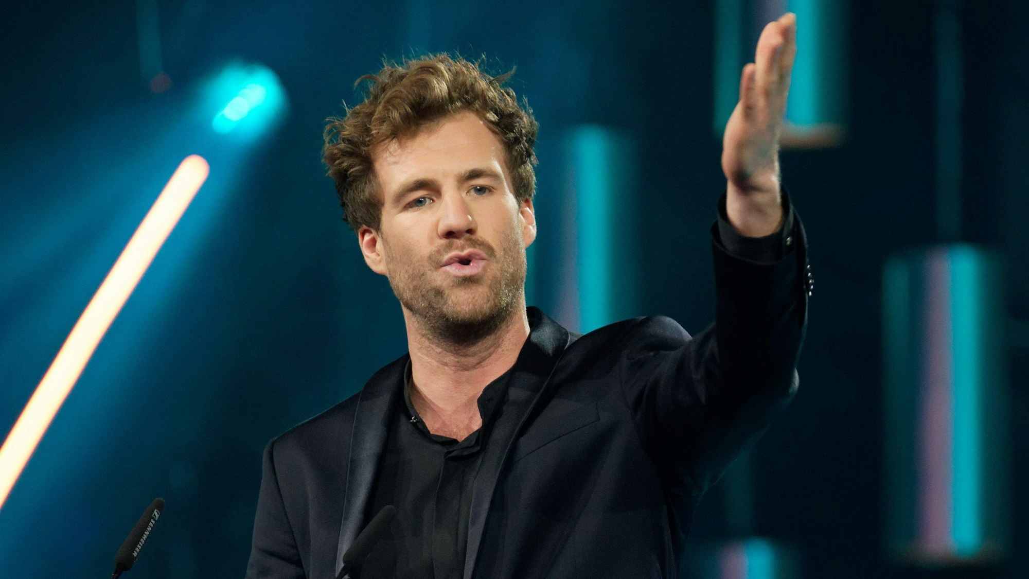 Der Comedian Luke Mockridge (hier 2019 in Köln) startet in Wien seine Tour.