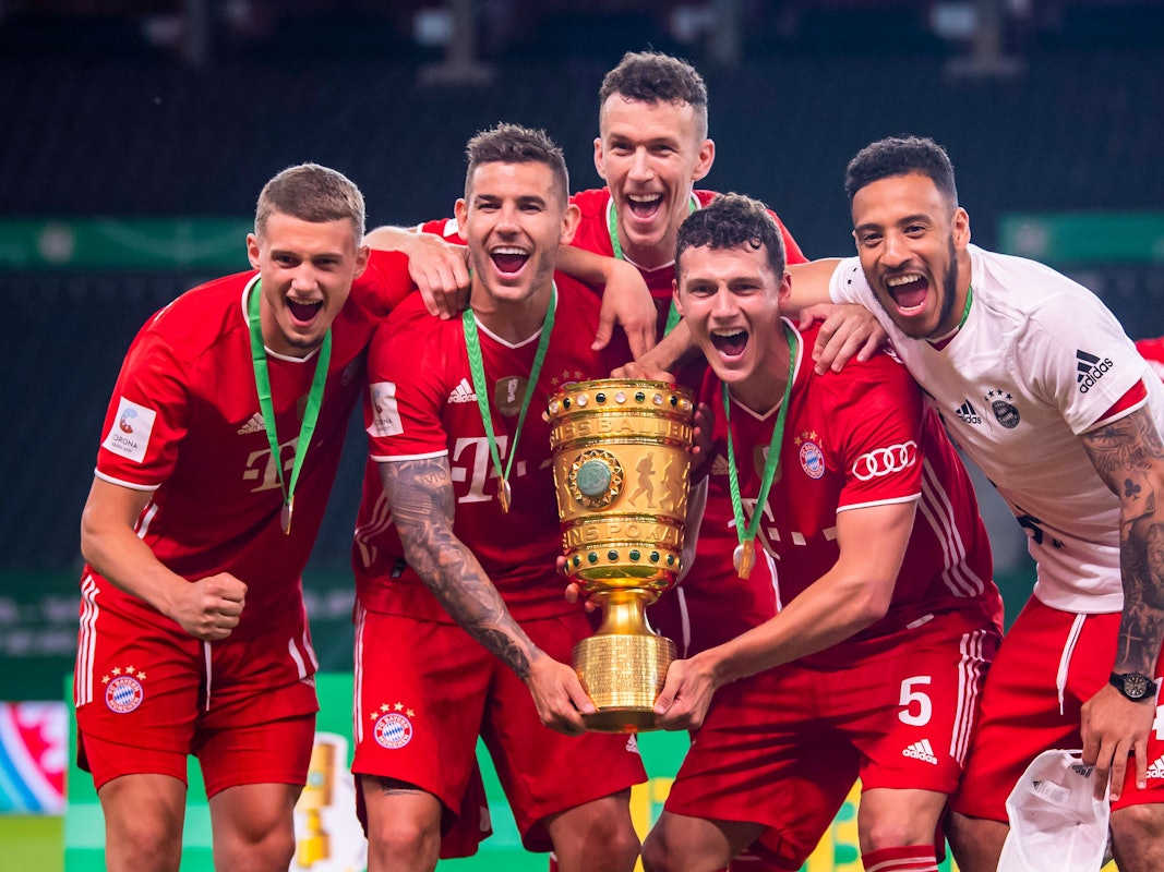 Michael Cuisance, Lucas Hernández, Ivan Perisic, Benjamin Pavard und Corentin Tolisso mit dem DFB-Pokal.