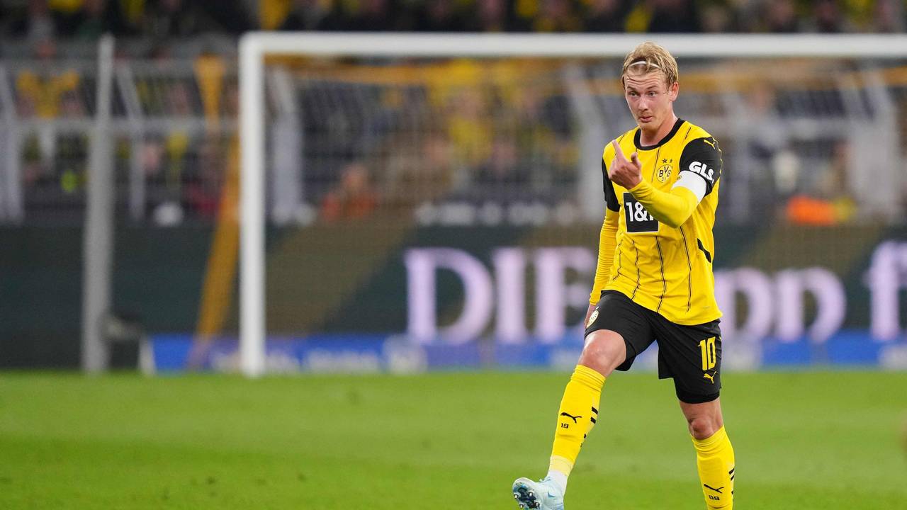 Julian Brandt mit Ball in Aktion.