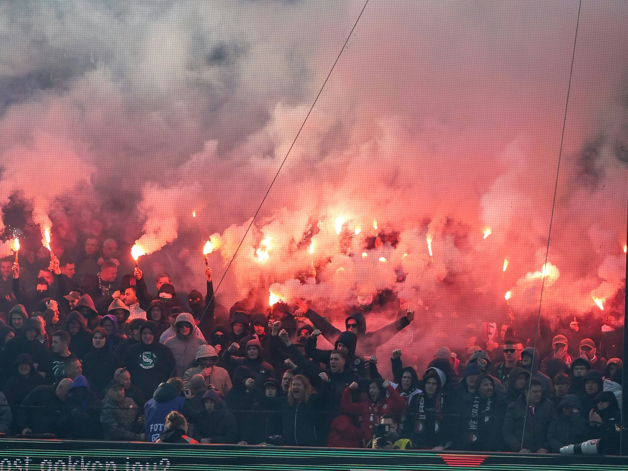 Feyenoord-Rotterdam-Fans bei einem Heimspiel am 21. April 2024.