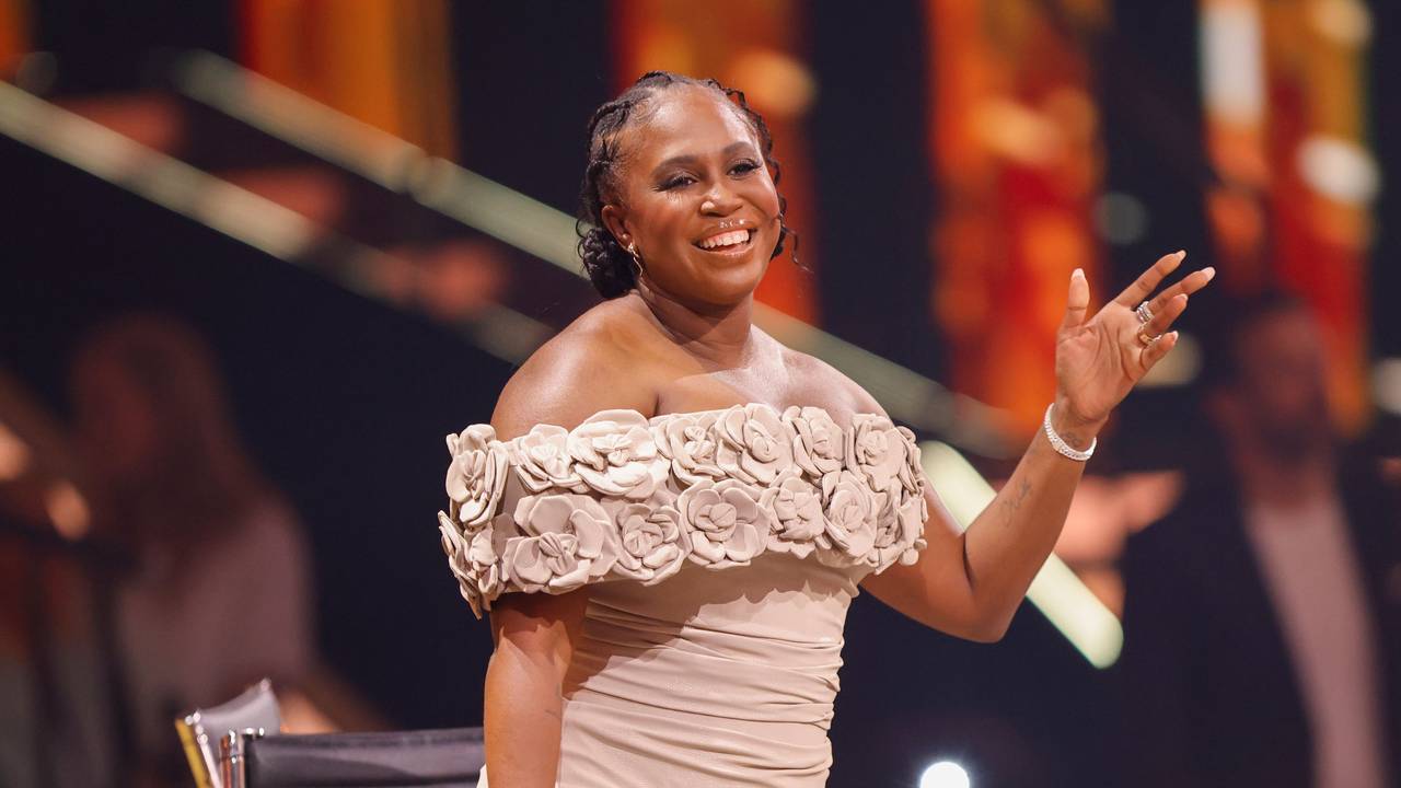 Motsi Mabuse, Jurymitglied, steht in der RTL-Tanzshow „Let's Dance“ im Coloneum.