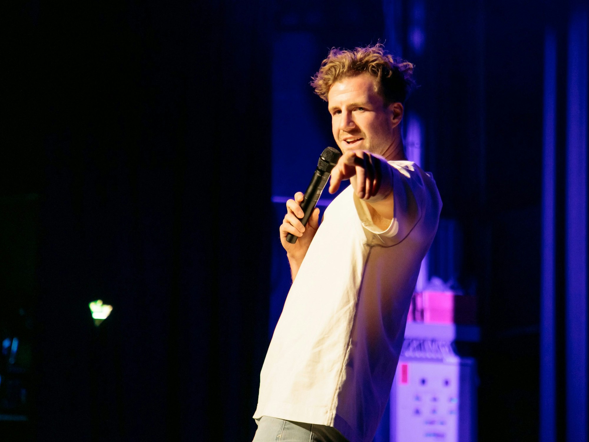 Komiker Luke Mockridge bei seinem Auftritt am 18. September 2024 in der Simm City in Wien.