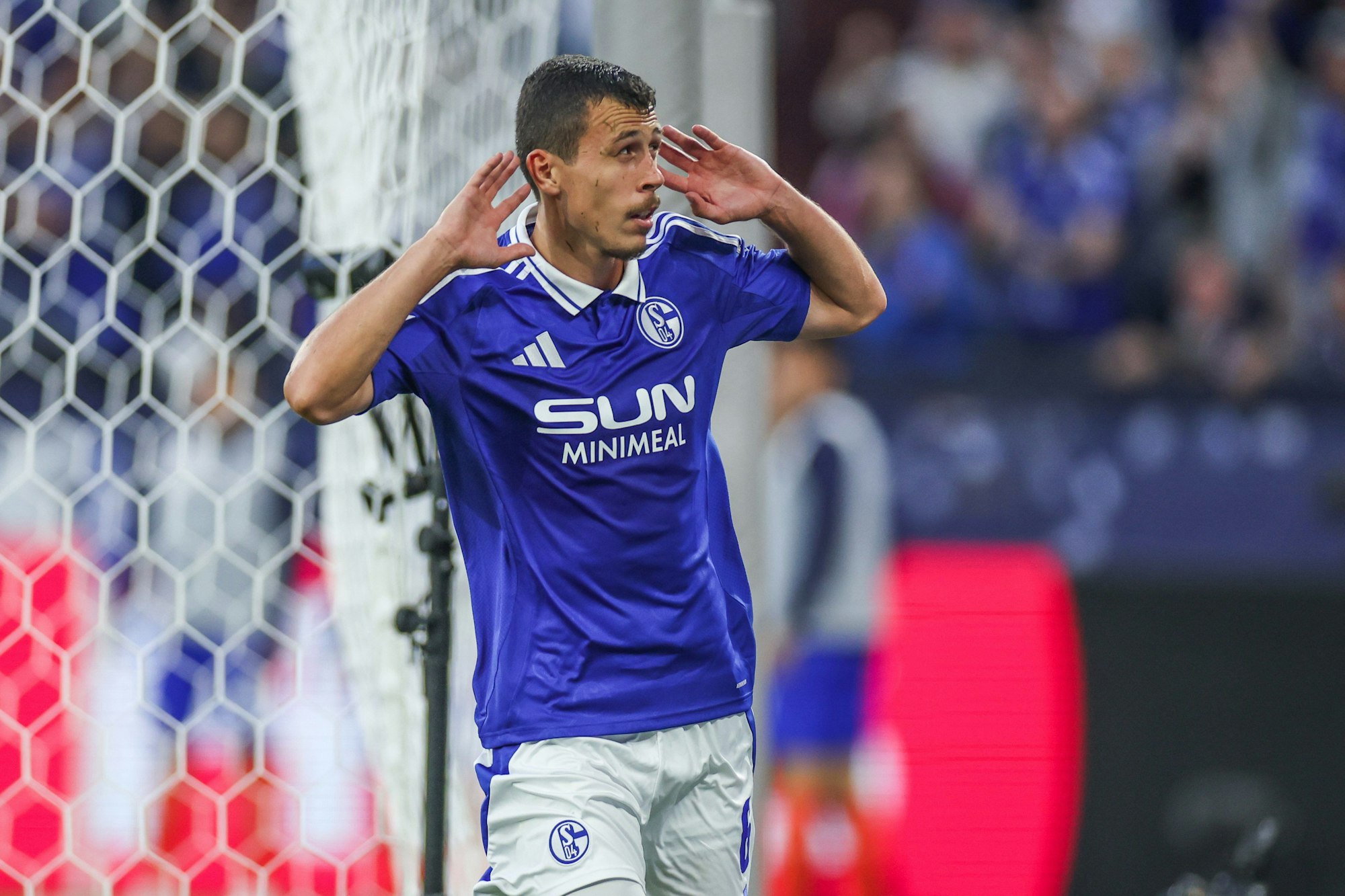 Ron Schallenberg jubelt über sein Tor.