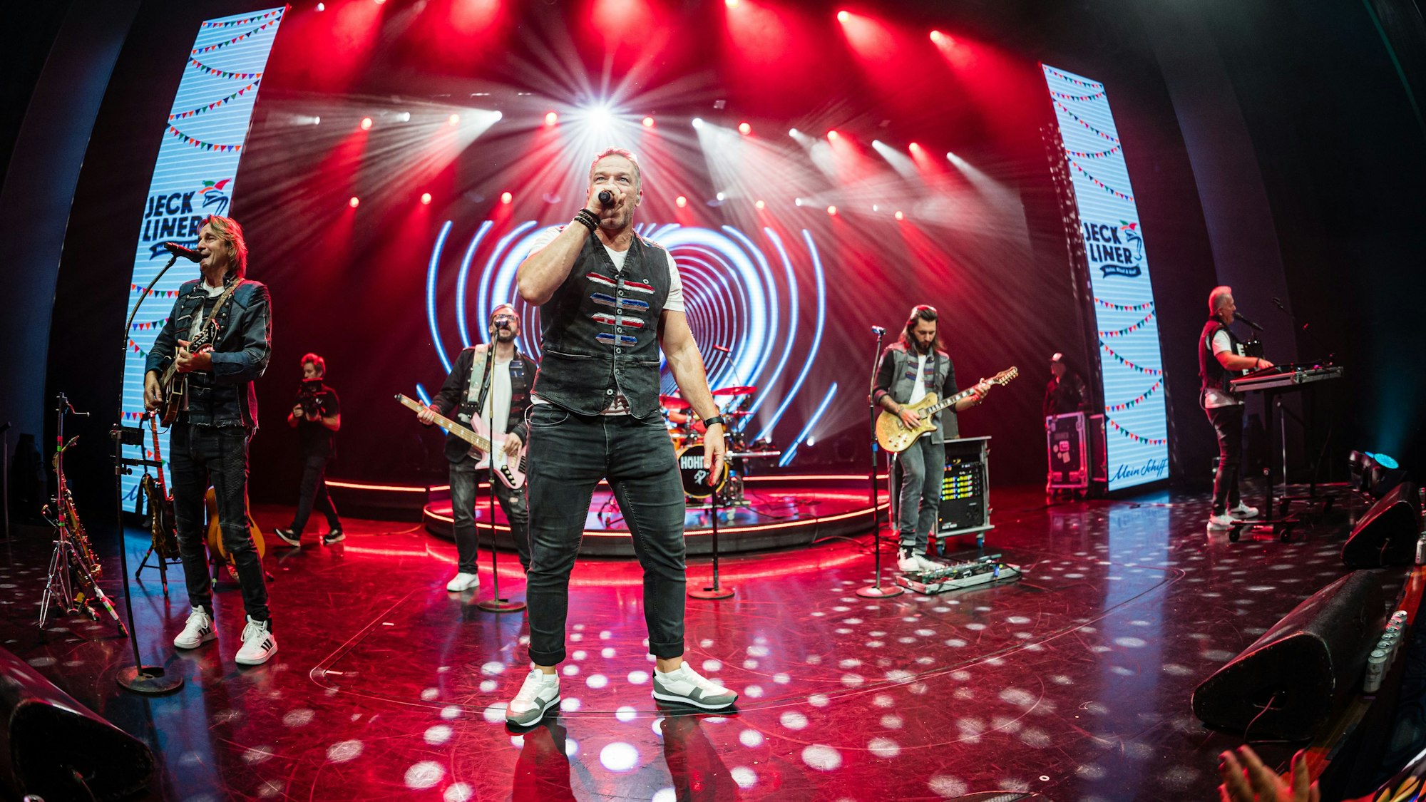 Konzert der Höhner auf dem Jeckliner.