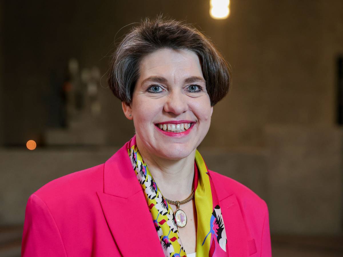 Susana Fabry von der Rheinenergie lächelt in die Kamera.