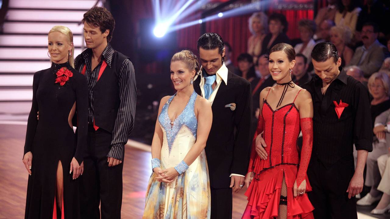 In der ersten Staffel Let's Dance 2006 waren (von links) Isabel Edvardsson, Wayne Carpendale, Sandy Mölling, Roberto Albanese, Wolke Hegenbarth und Oliver Seefeldt mit dabei.