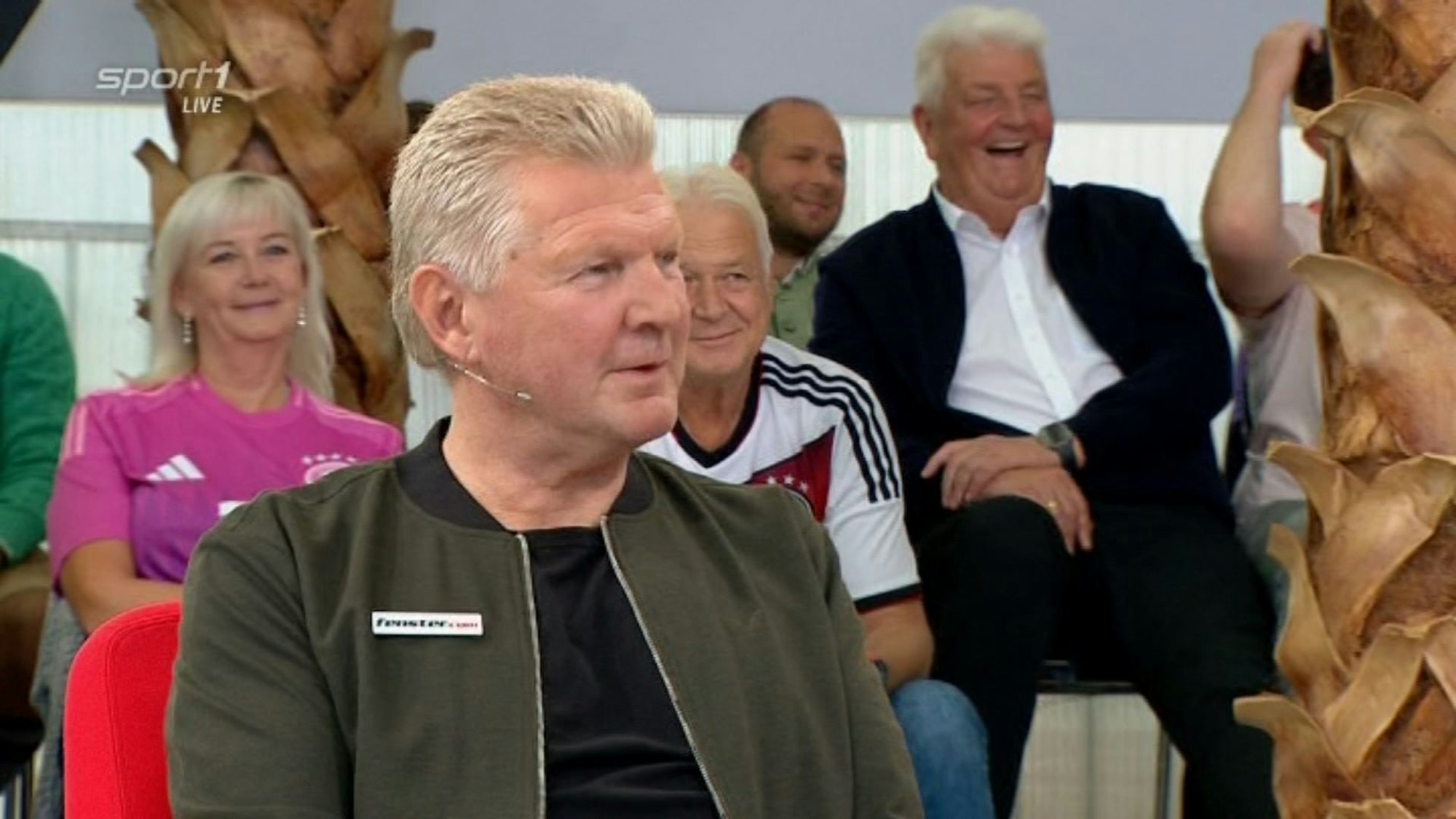Stefan Effenberg sitzt am Sonntag (22. September 2024) im „Doppelpass“ auf Sport1.