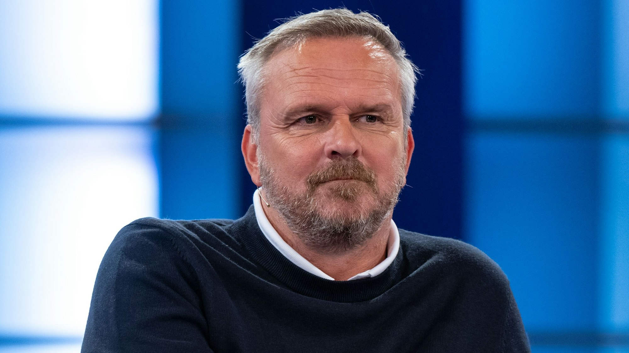 Didi Hamann, Sky Experte, nimmt in einem TV-Studio an einer Presseveranstaltung teil.