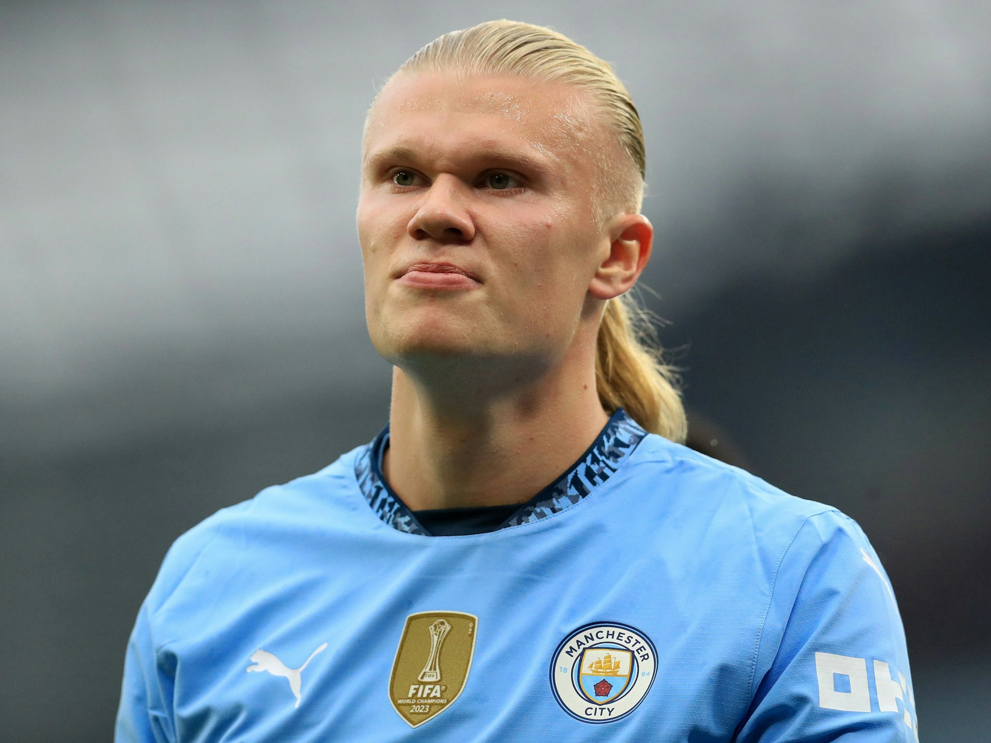 Erling Haaland schockiert die Fans am 22. September 2024 bei der Partie gegen den FC Arsenal mit seinem unsportlichen Verhalten.